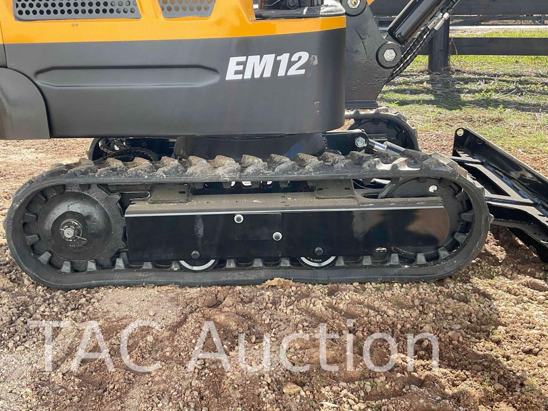 New/Unused 2023 Diggit EM12 Mini Excavator - Image 22 of 26