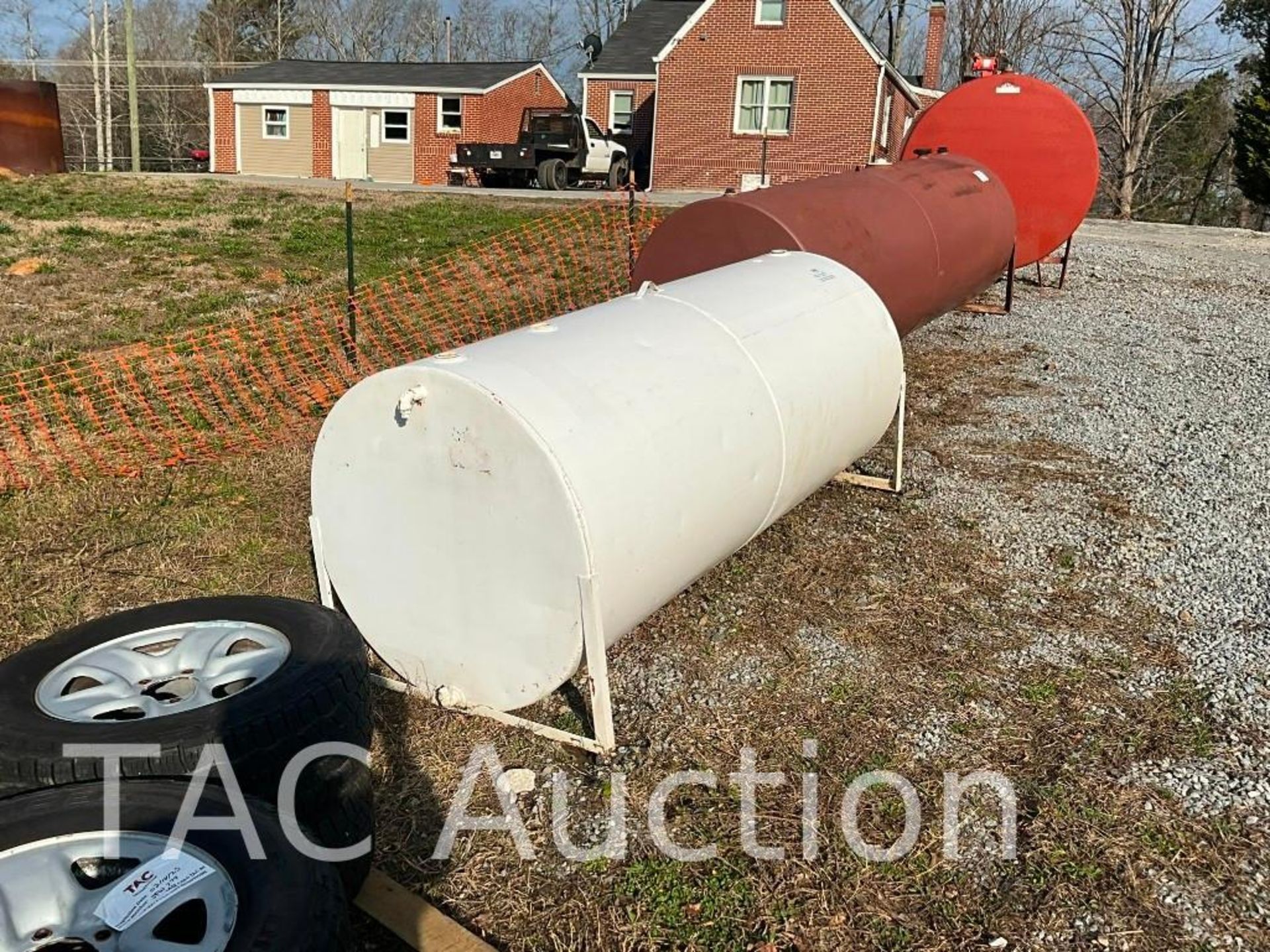 575 Gallon Above Ground Fuel Tank - Image 3 of 9