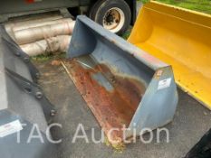 2001 New Holland 6303 87in Smooth Bucket