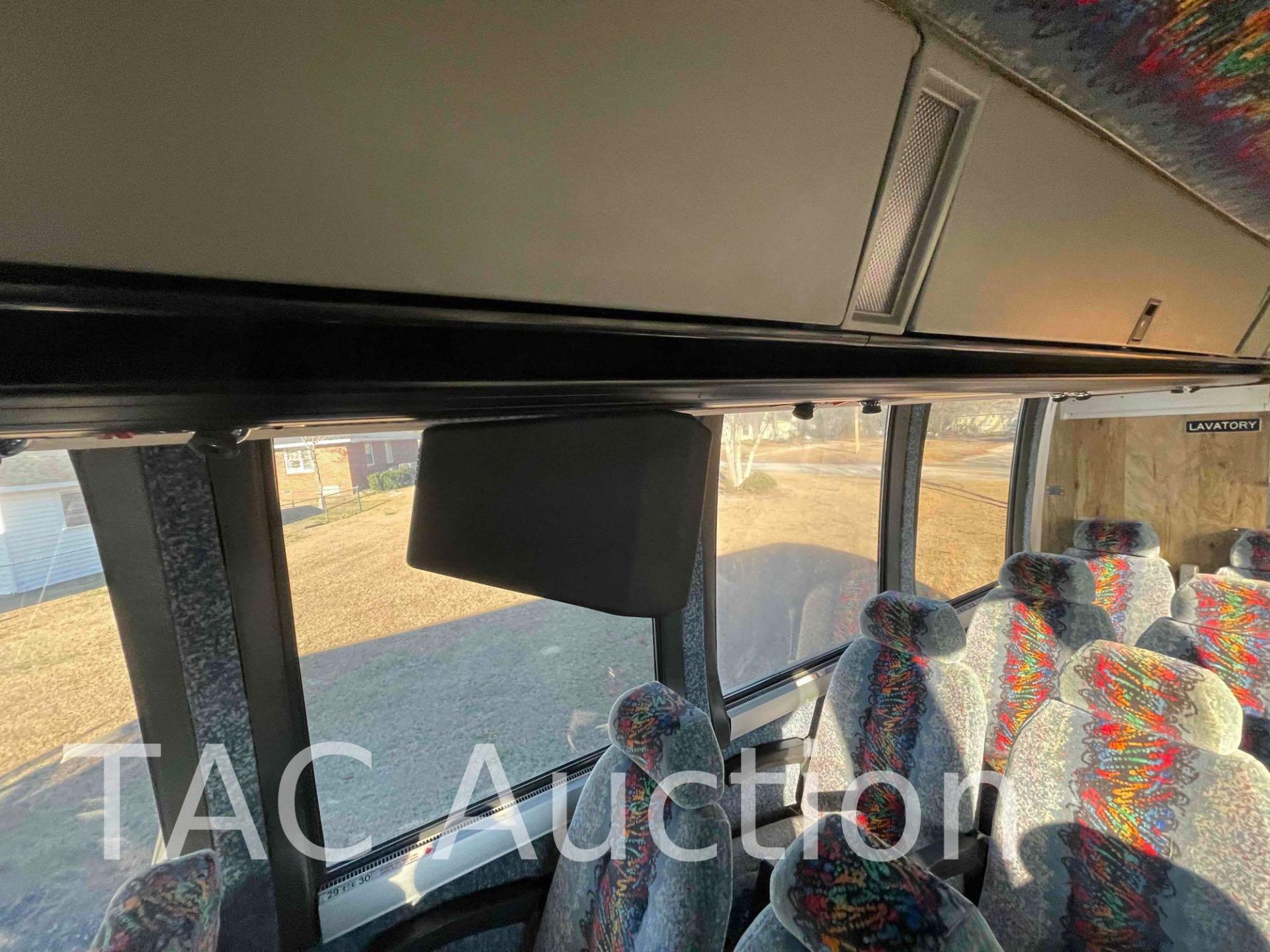 1989 Prevost LE Mirage Coach 48 Passenger Bus - Image 56 of 93