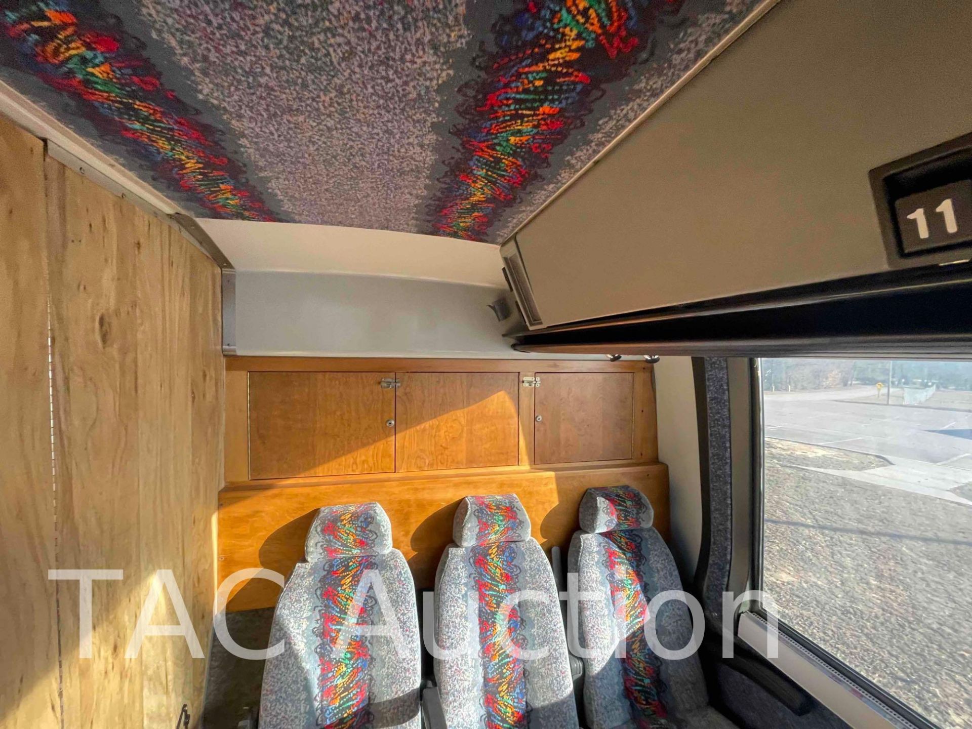 1989 Prevost LE Mirage Coach 48 Passenger Bus - Image 58 of 93