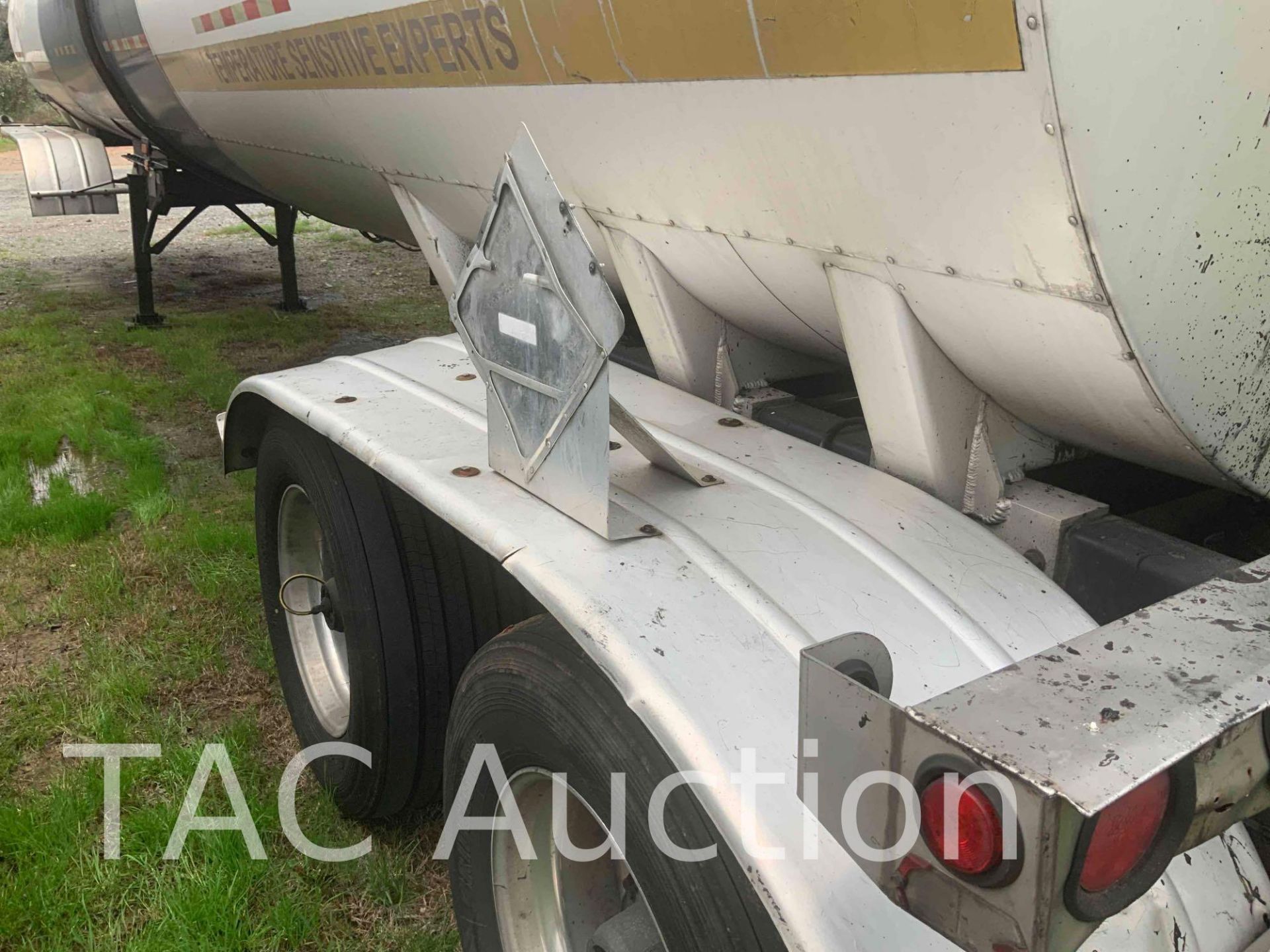 2010 Etnyre 43ft Asphalt/ Hot Oil Tank Trailer - Image 23 of 42