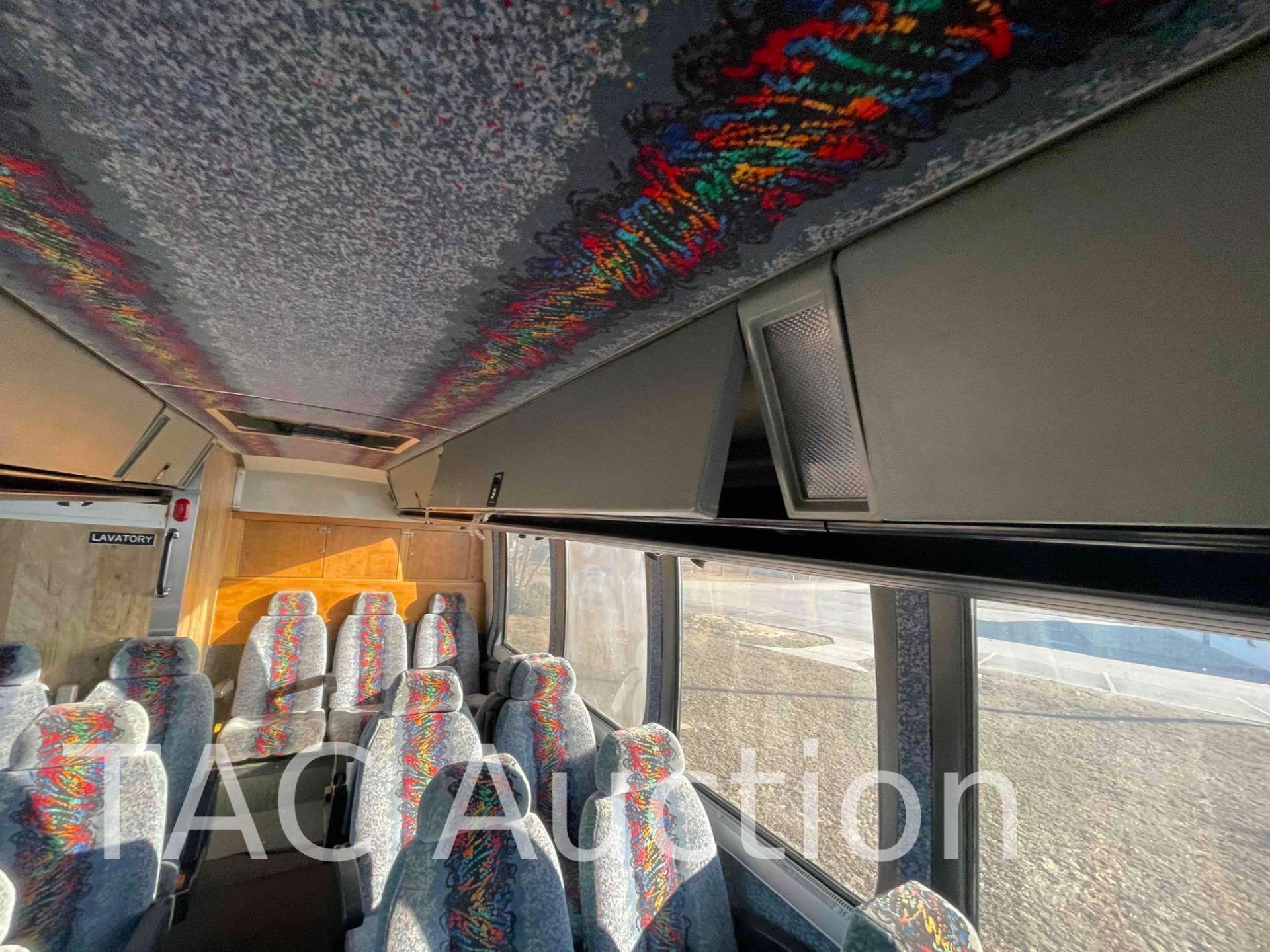 1989 Prevost LE Mirage Coach 48 Passenger Bus - Image 61 of 93