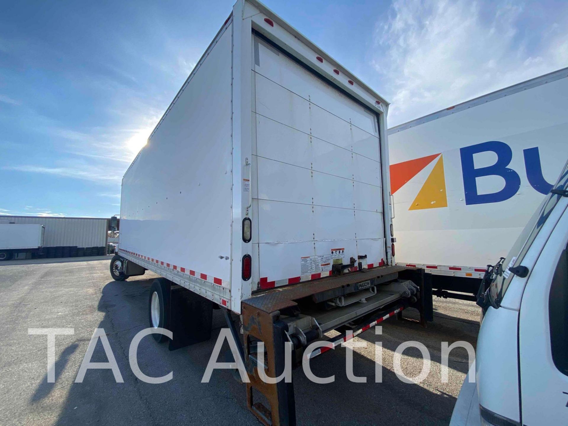 2016 Hino 268 26ft Box Truck - Image 5 of 63