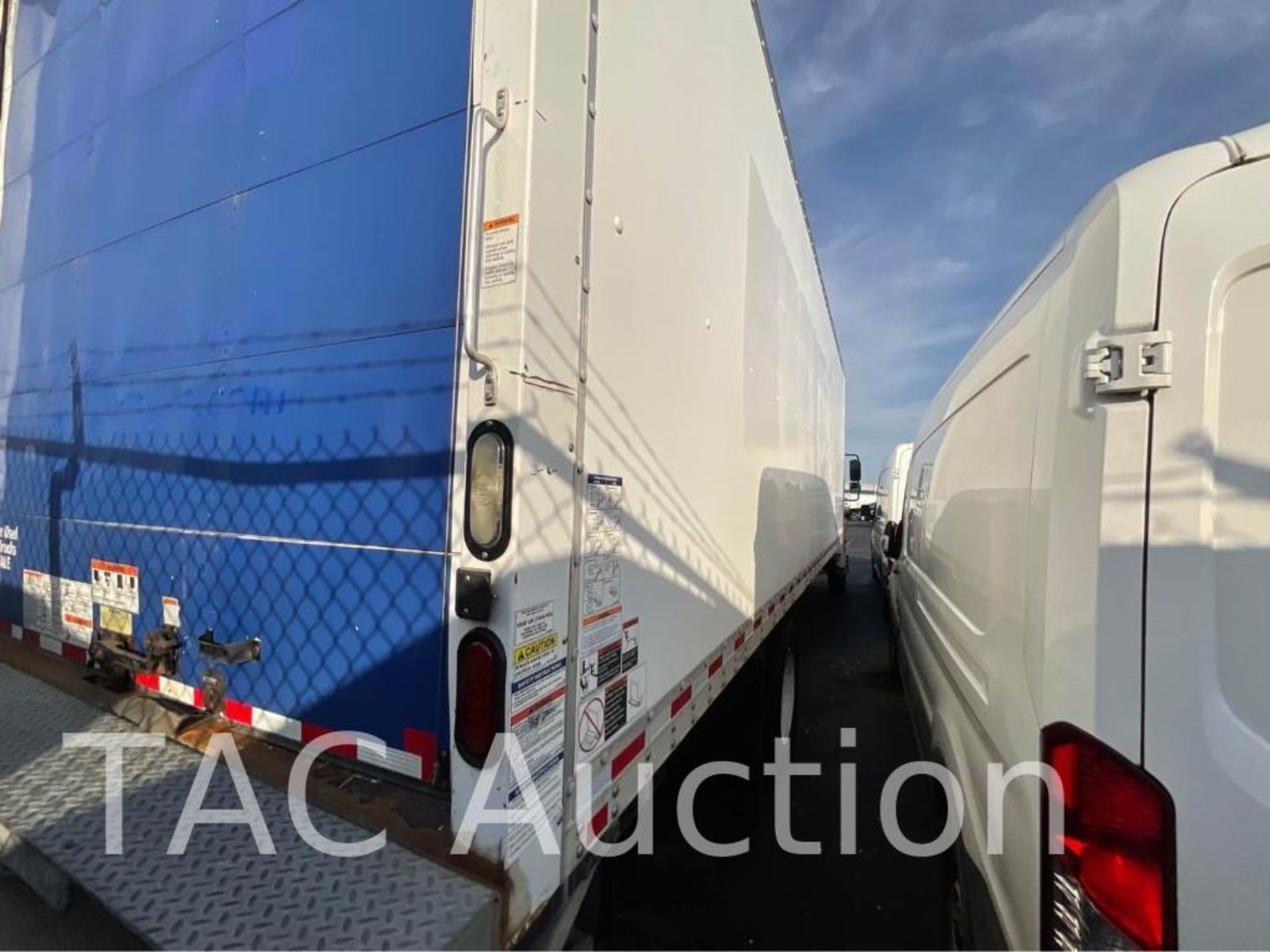 2017 International Durastar 4300 Box Truck - Image 9 of 41