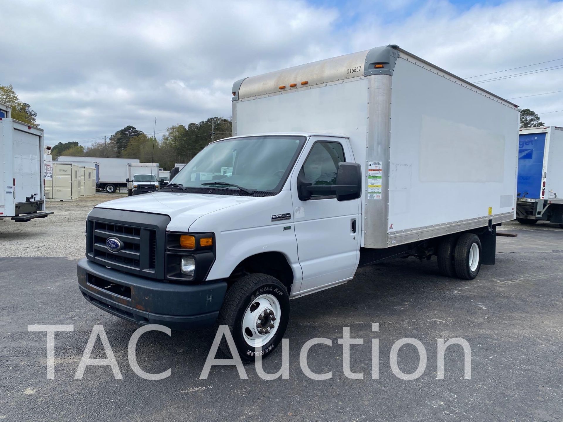 2015 Ford Econoline E-350 16ft Box Truck