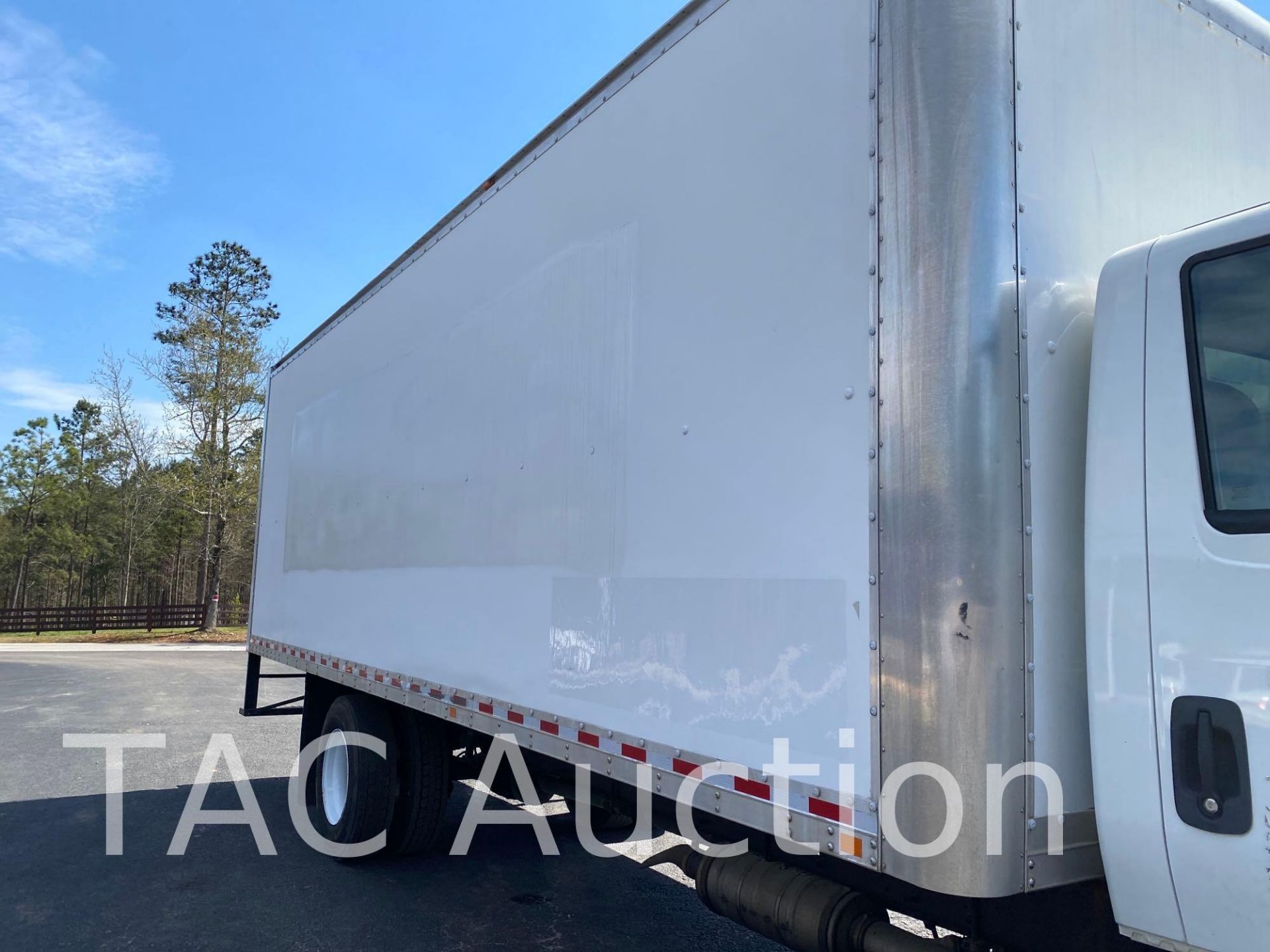 2017 International Durastar 4300 26ft Box Truck - Image 21 of 64