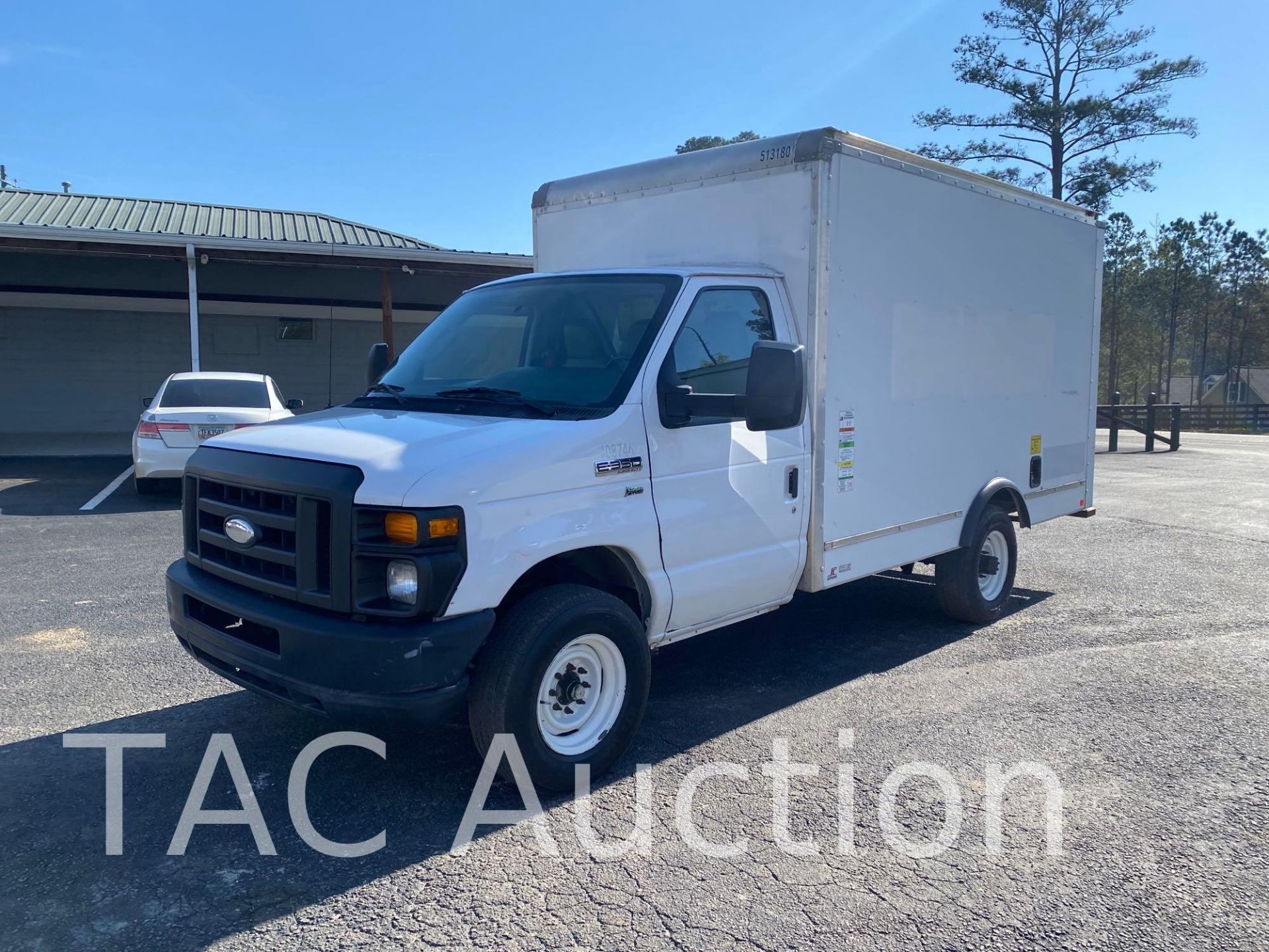 2015 Ford Econoline E-350 12ft Box Truck