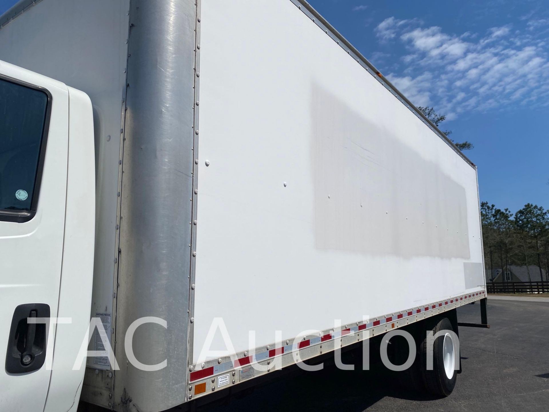 2017 International Durastar 4300 26ft Box Truck - Image 19 of 64