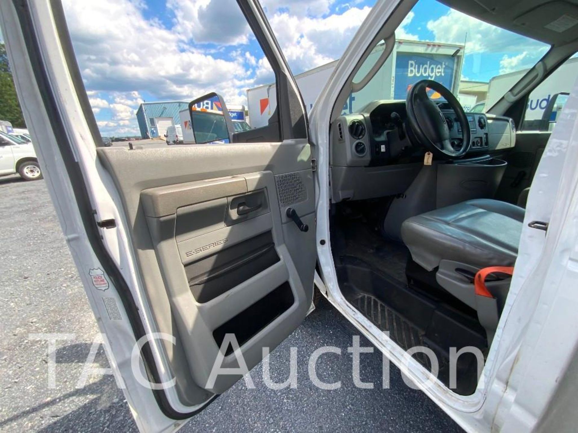 2014 Ford E-350 Cutaway Van - Image 16 of 48