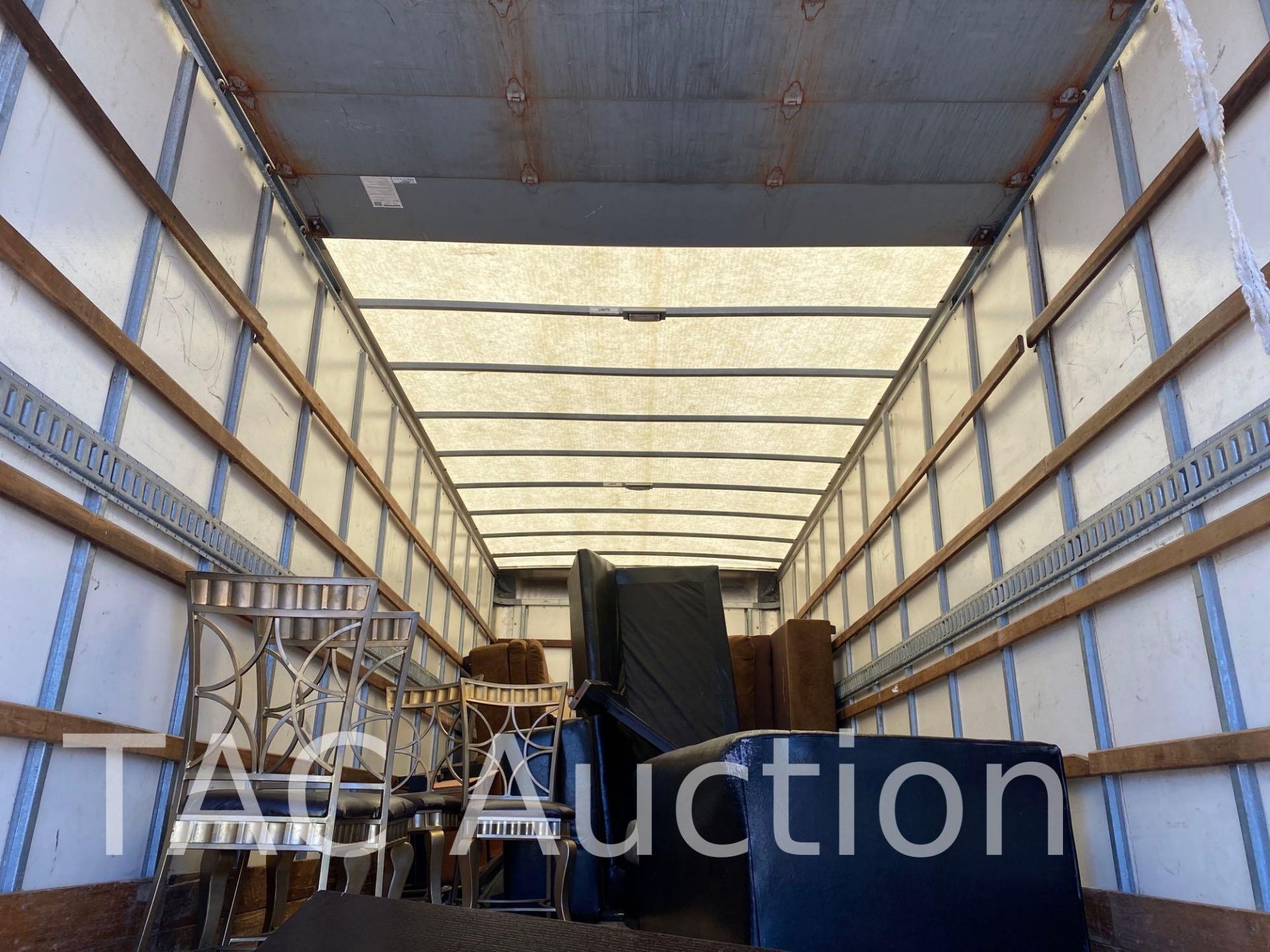 2017 International Durastar 4300 26ft Box Truck - Image 24 of 58