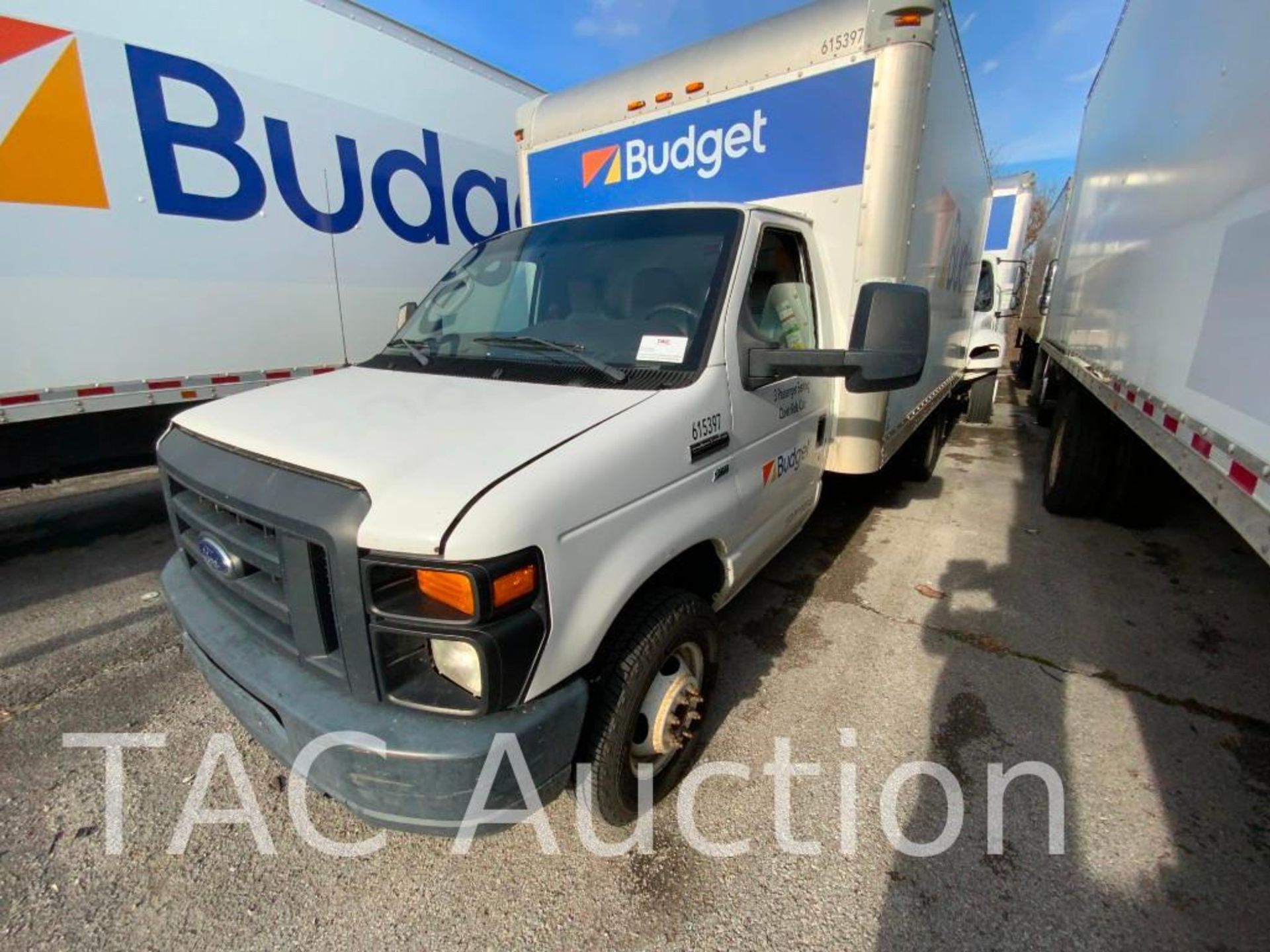 2016 Ford E-350 16ft Box Truck