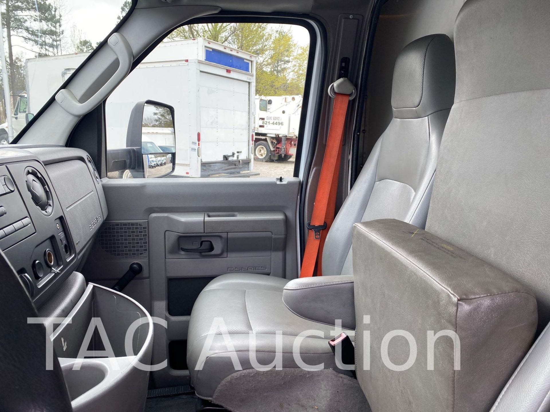 2015 Ford Econoline E-350 16ft Box Truck - Image 9 of 42