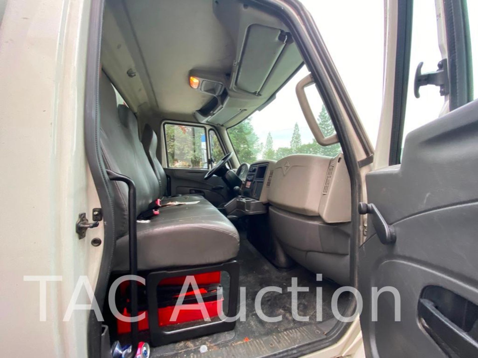 2015 International Durastar 4300 26ft Box Truck - Image 35 of 98