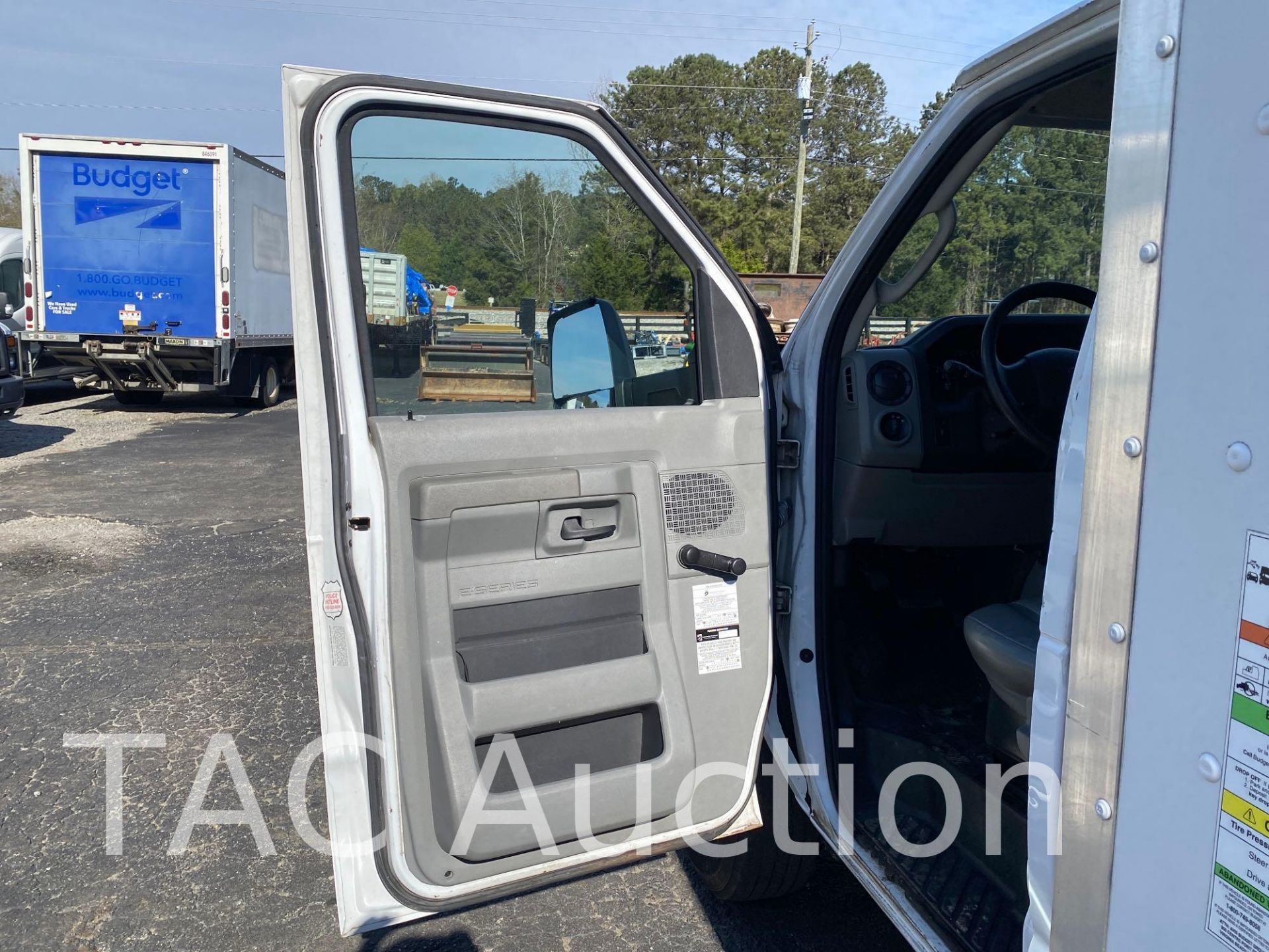 2015 Ford Econoline E-350 12ft Box Truck - Image 7 of 46