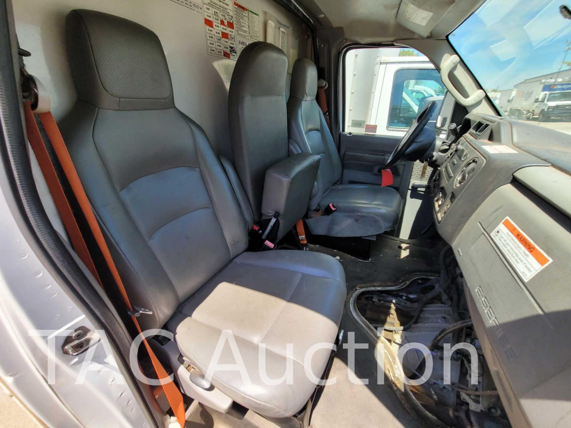 2014 Ford E-350 Box Truck - Image 21 of 45