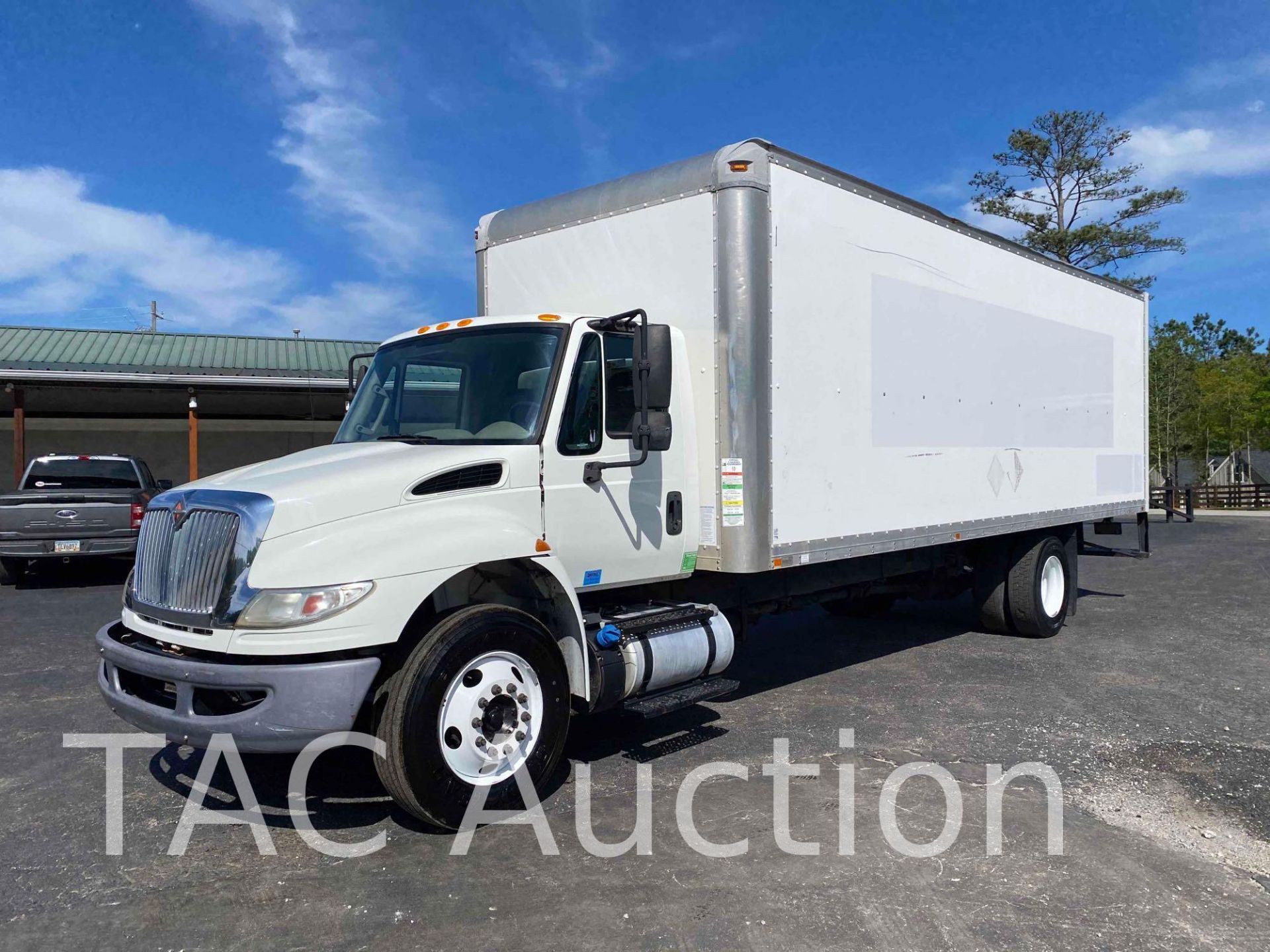 2015 International Durastar 4300 26ft Box Truck