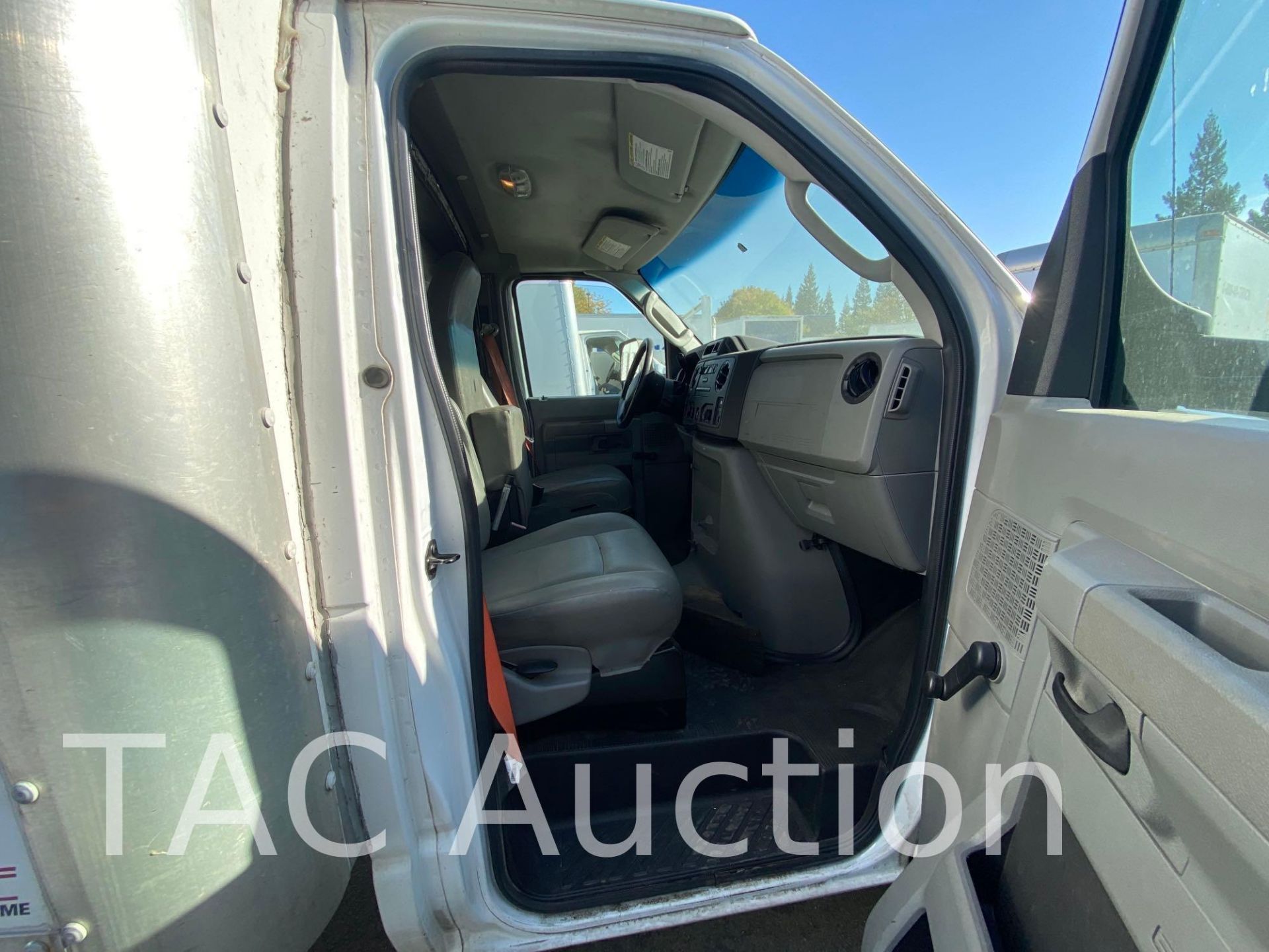 2015 Ford E-350 16ft Box Truck - Image 20 of 59