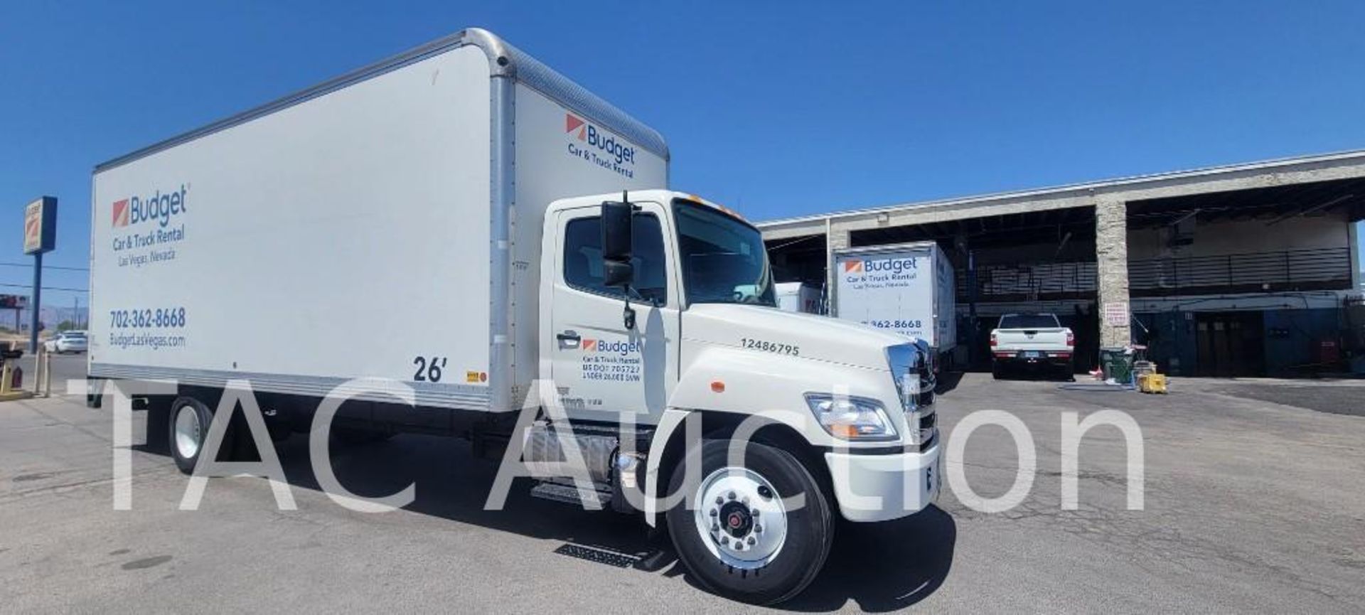 2014 Hino 268 26ft Box Truck - Image 3 of 31