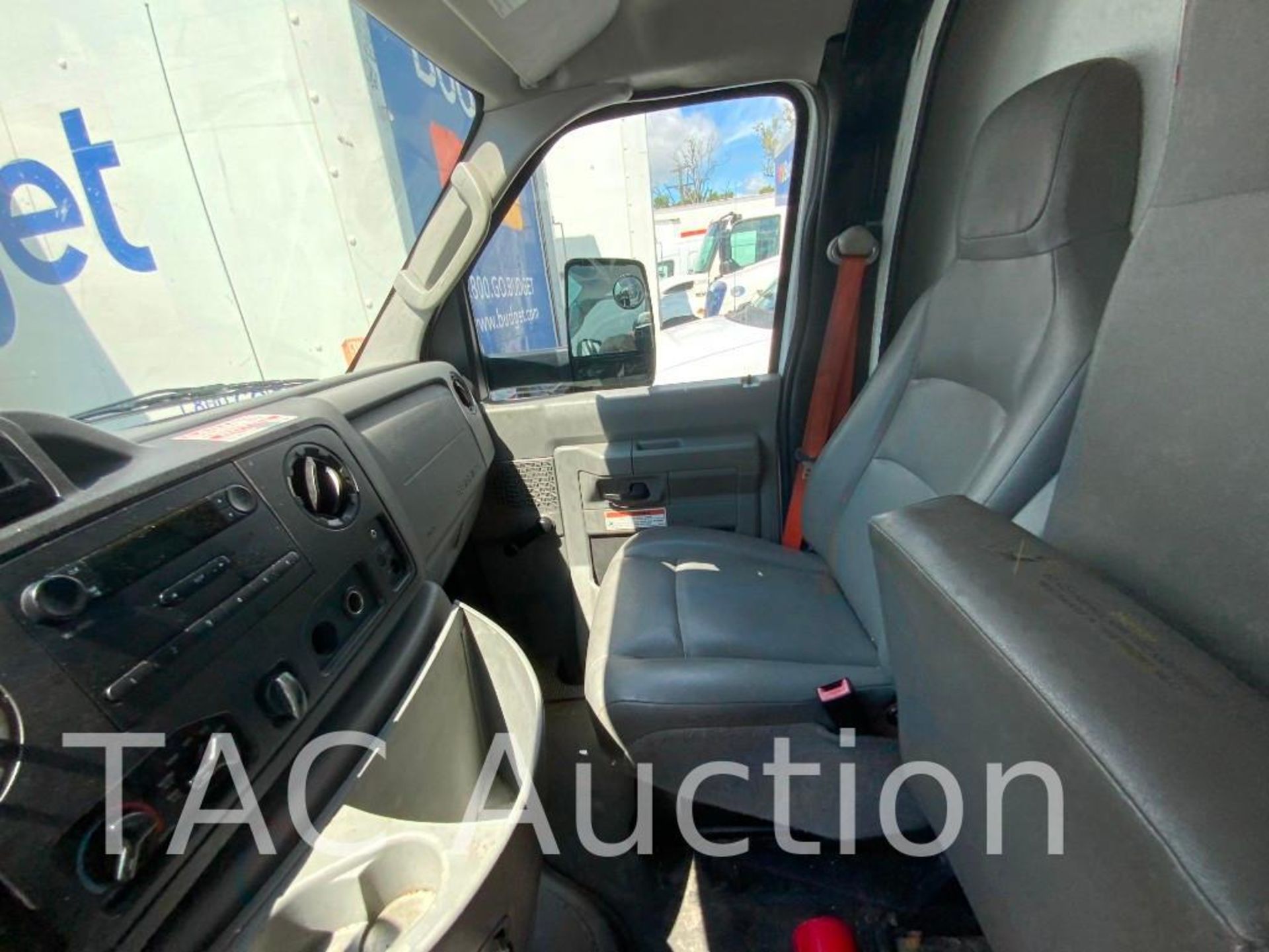 2014 Ford E-350 16ft Box Truck - Image 16 of 39