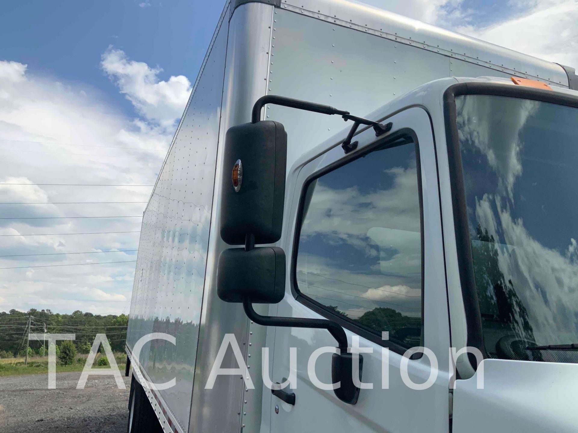 2018 Hino 268 26FT Box Truck with Lift Gate - Image 36 of 83