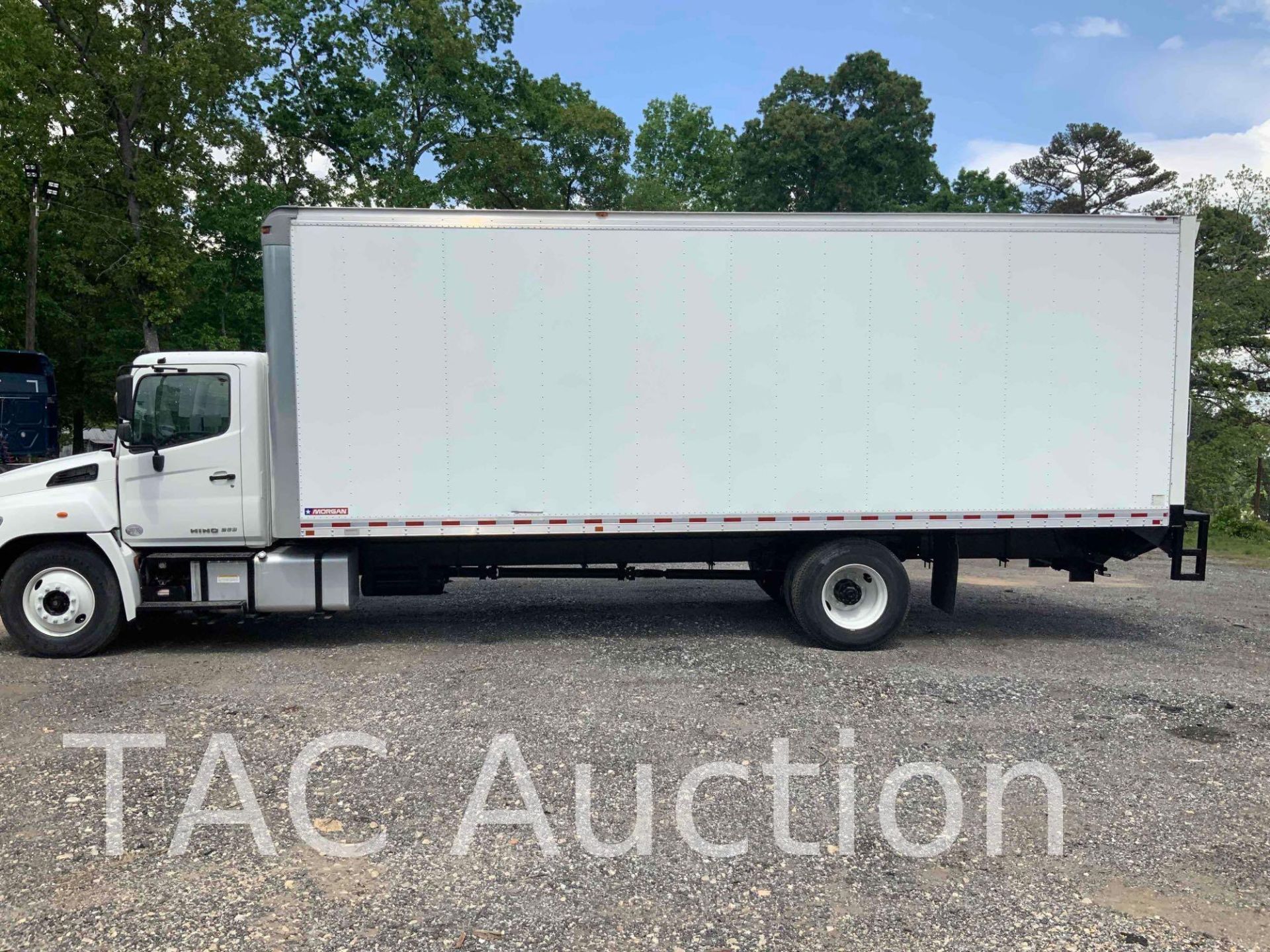 2018 Hino 268 26FT Box Truck with Lift Gate - Image 7 of 83