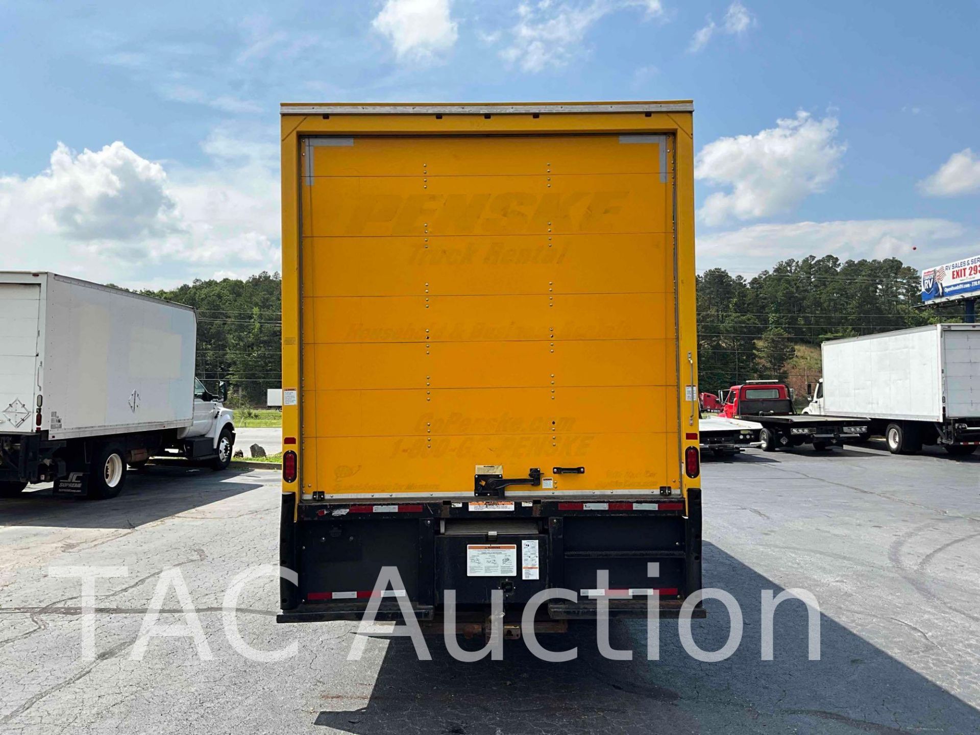 2018 International 4300 SBA 21ft Box Truck - Image 6 of 51