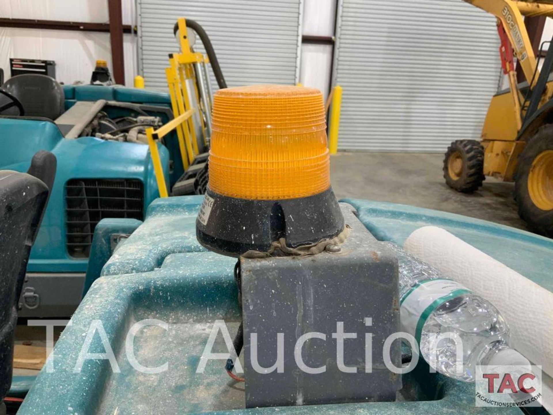 Tennant T20 Industrial Ride-On Scrubber - Image 13 of 29