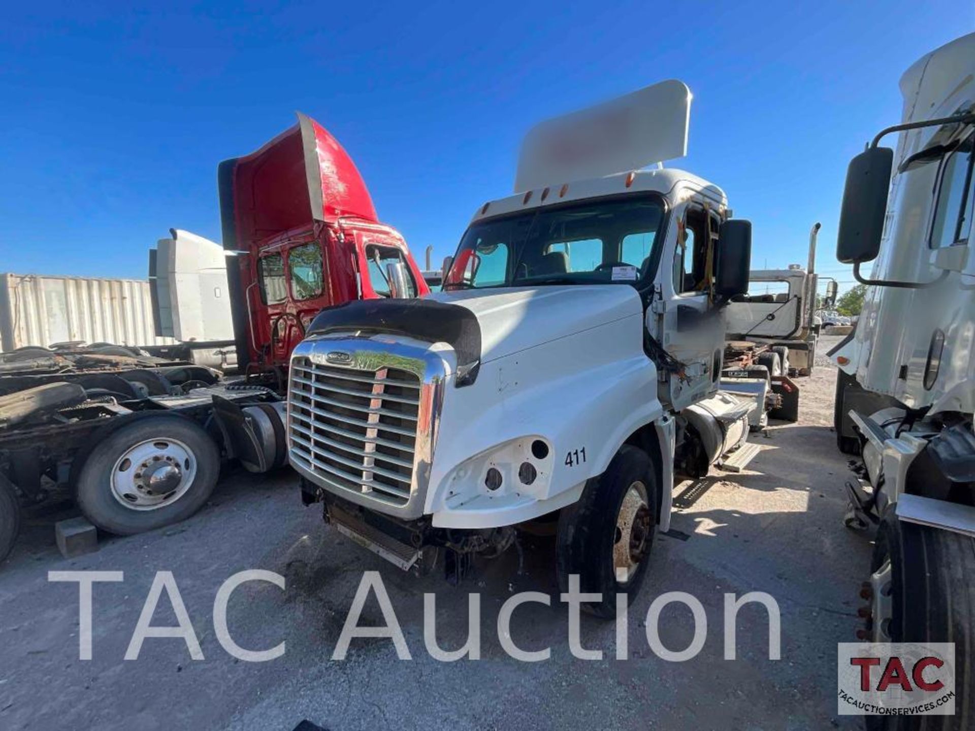 2011 Freightliner Cascadia Day Cab