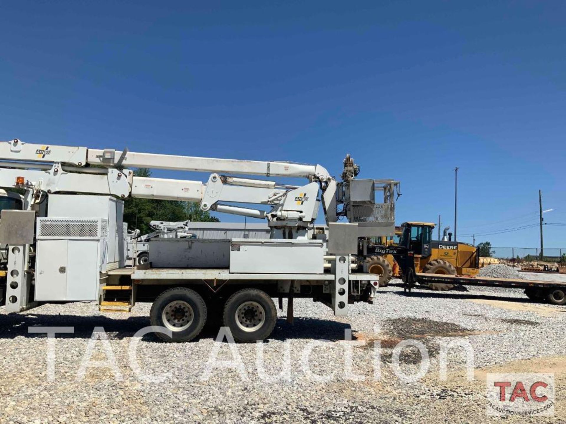 2005 ALTEC AH100 Articulating Non-Overcenter Aerial Bucket Truck Body Only - Image 13 of 69