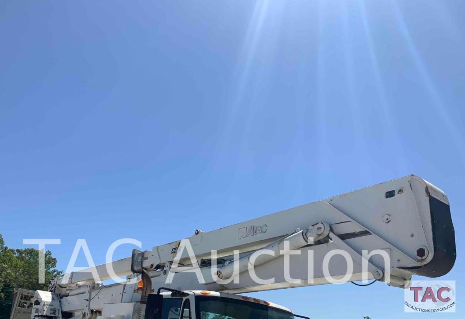 2005 ALTEC AH100 Articulating Non-Overcenter Aerial Bucket Truck Body Only - Image 3 of 69