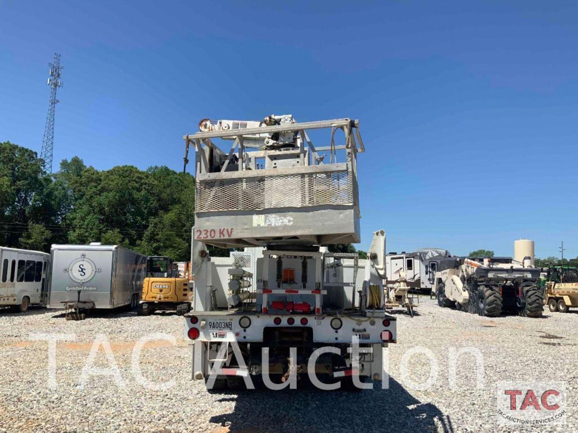 2005 ALTEC AH100 Articulating Non-Overcenter Aerial Bucket Truck Body Only - Image 5 of 69