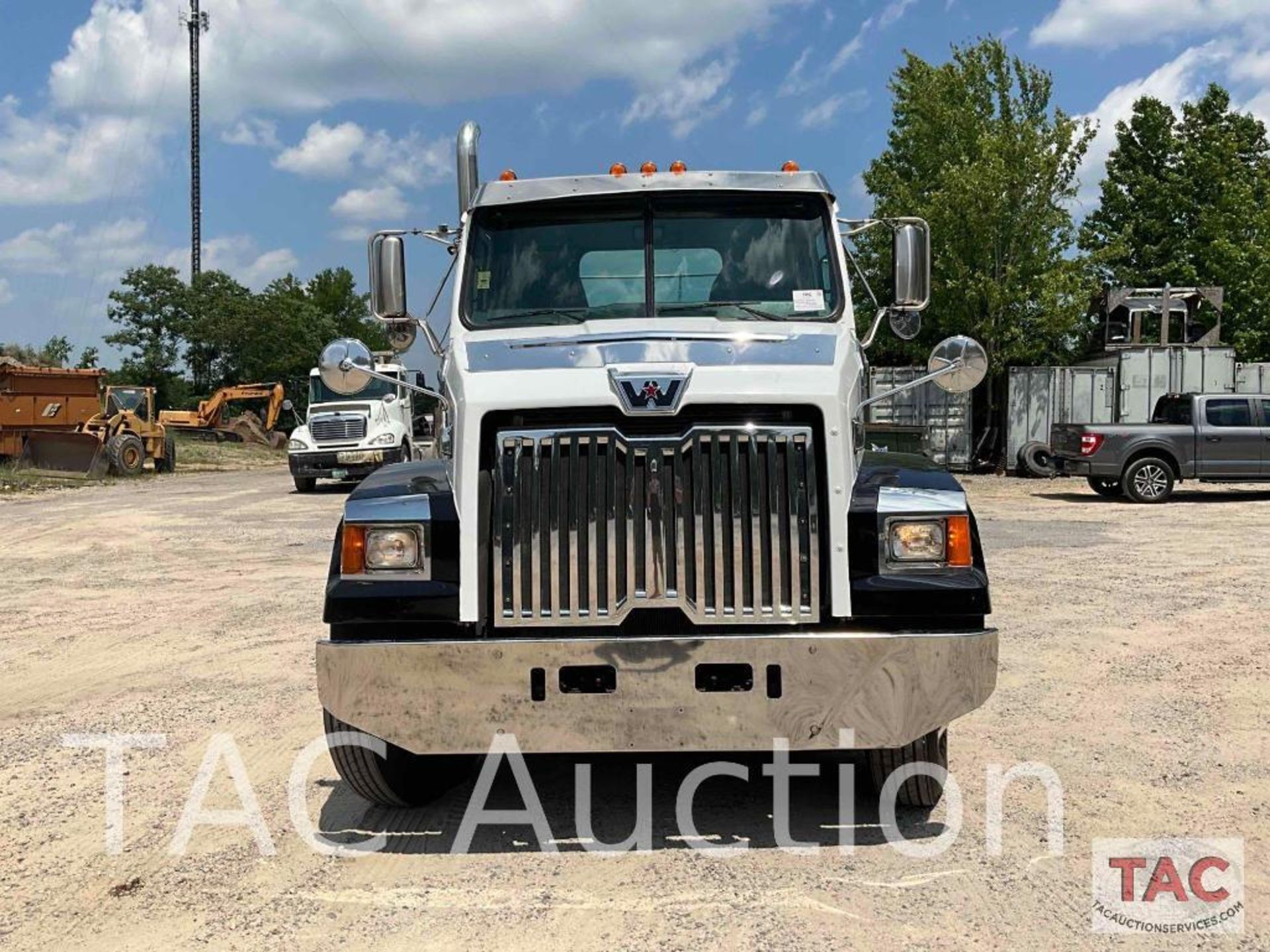 2013 Western Star 4700SF Day Cab - Image 4 of 158