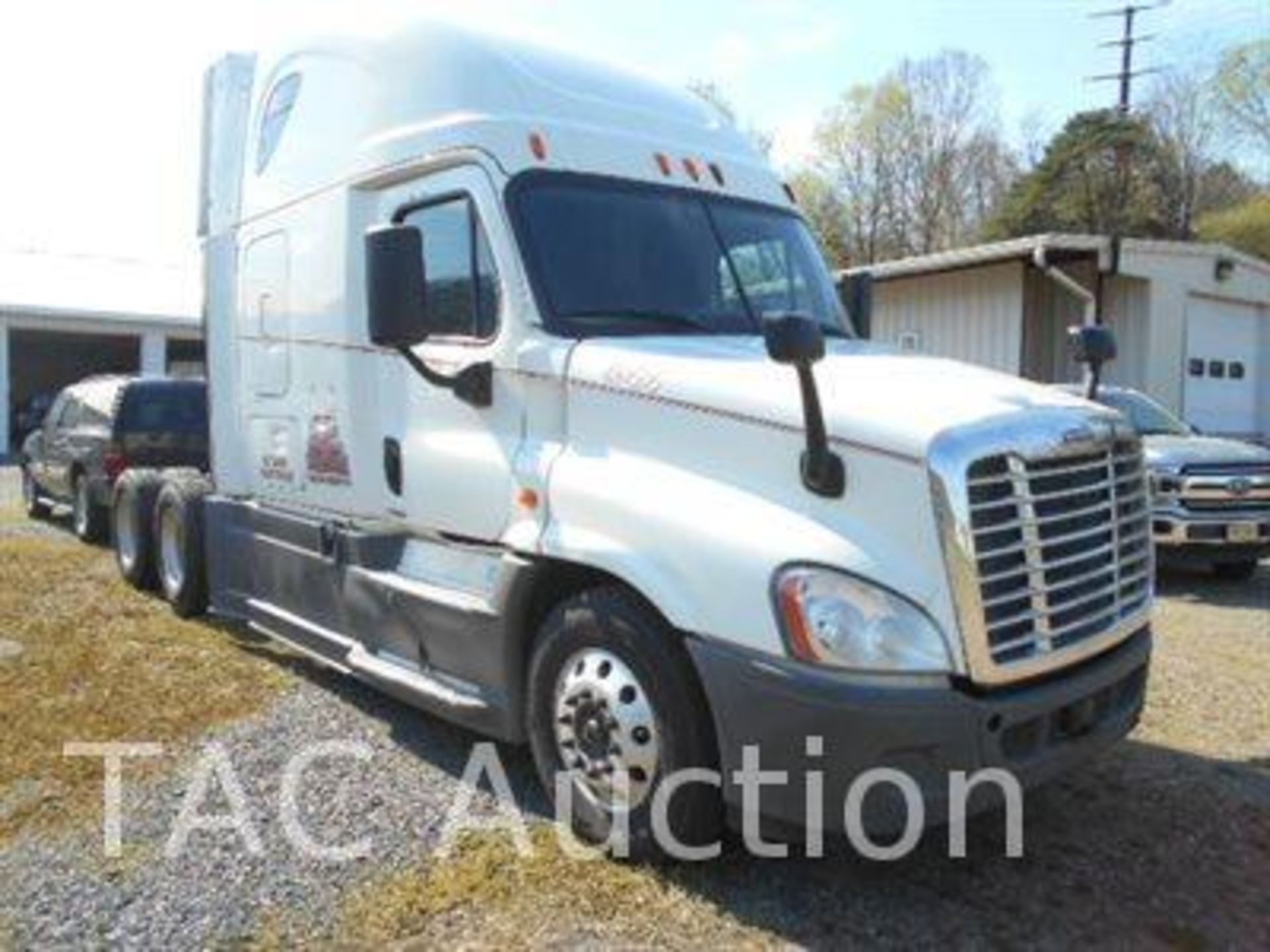 2014 Freightliner Cascadia Sleeper Truck - Image 3 of 126