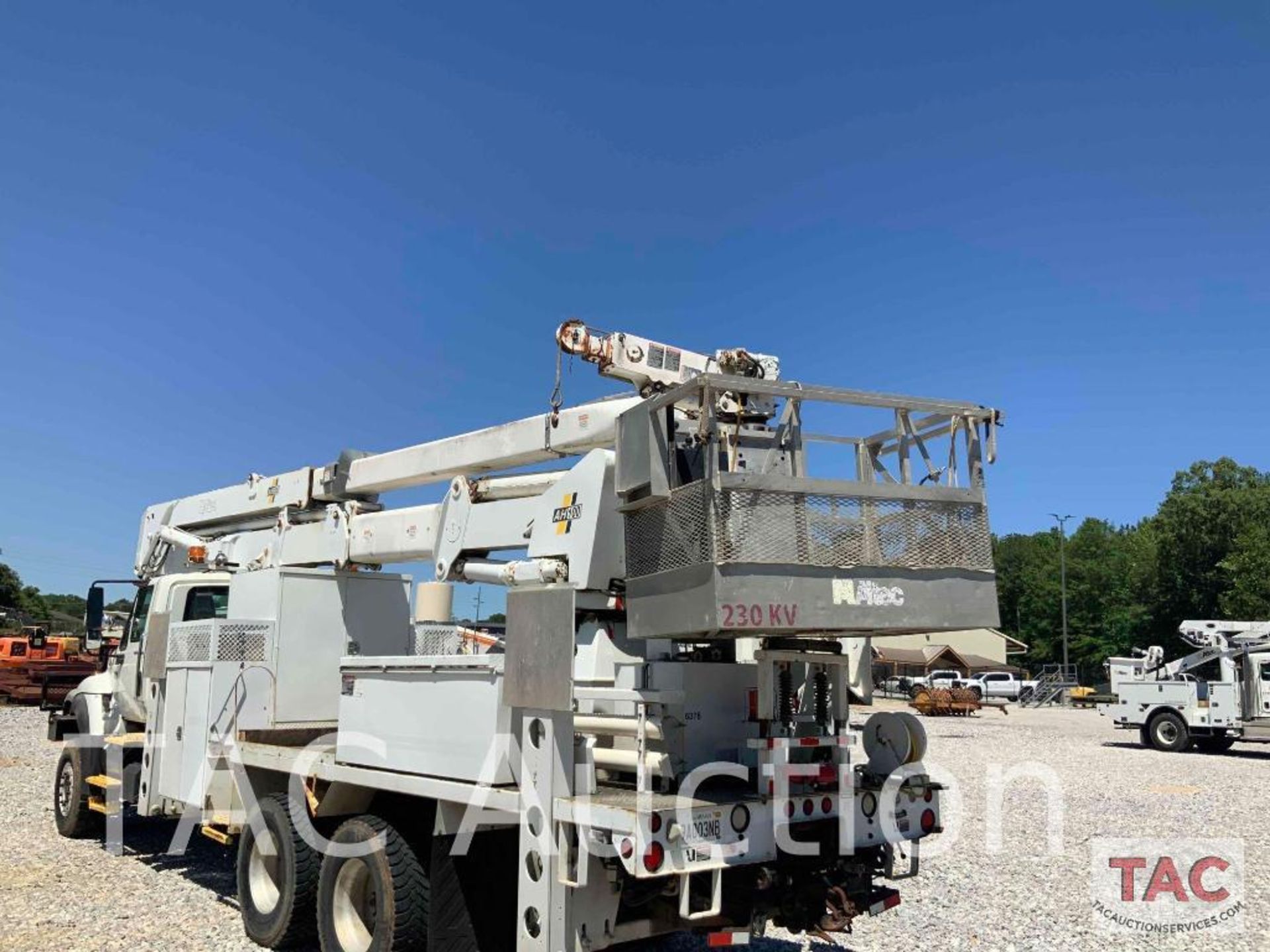 2005 ALTEC AH100 Articulating Non-Overcenter Aerial Bucket Truck Body Only - Image 7 of 69