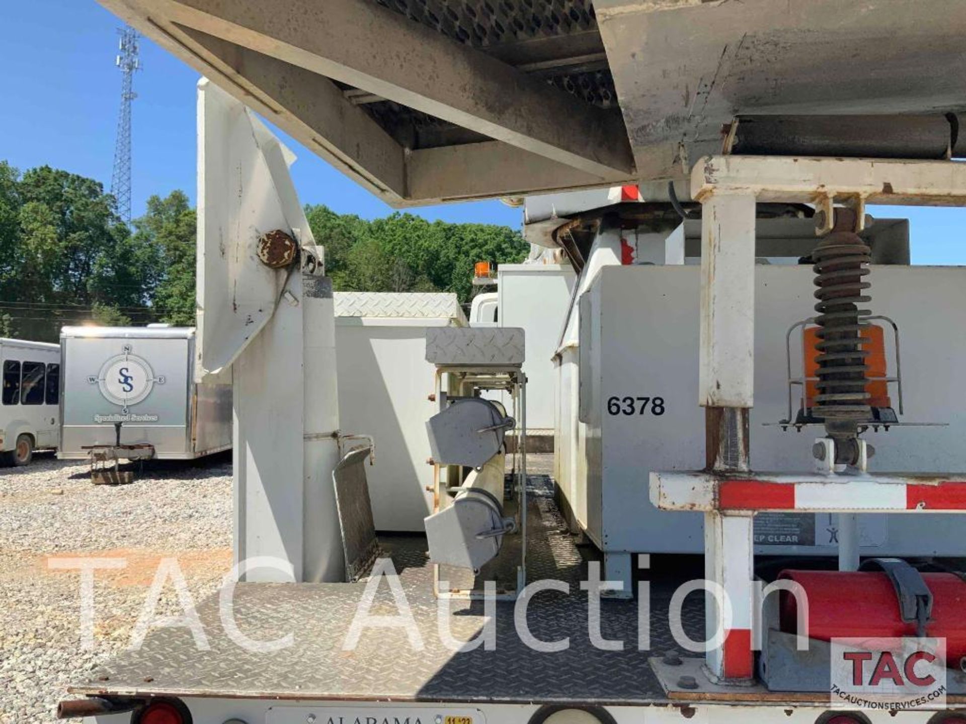 2005 ALTEC AH100 Articulating Non-Overcenter Aerial Bucket Truck Body Only - Image 22 of 69