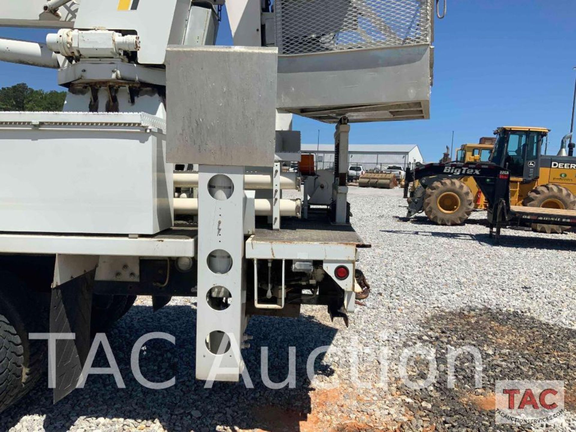 2005 ALTEC AH100 Articulating Non-Overcenter Aerial Bucket Truck Body Only - Image 9 of 69