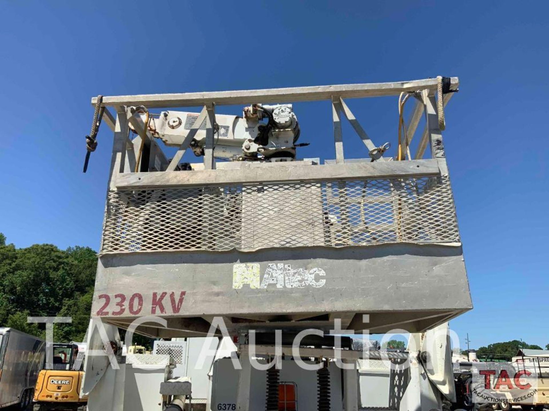 2005 ALTEC AH100 Articulating Non-Overcenter Aerial Bucket Truck Body Only - Image 18 of 69