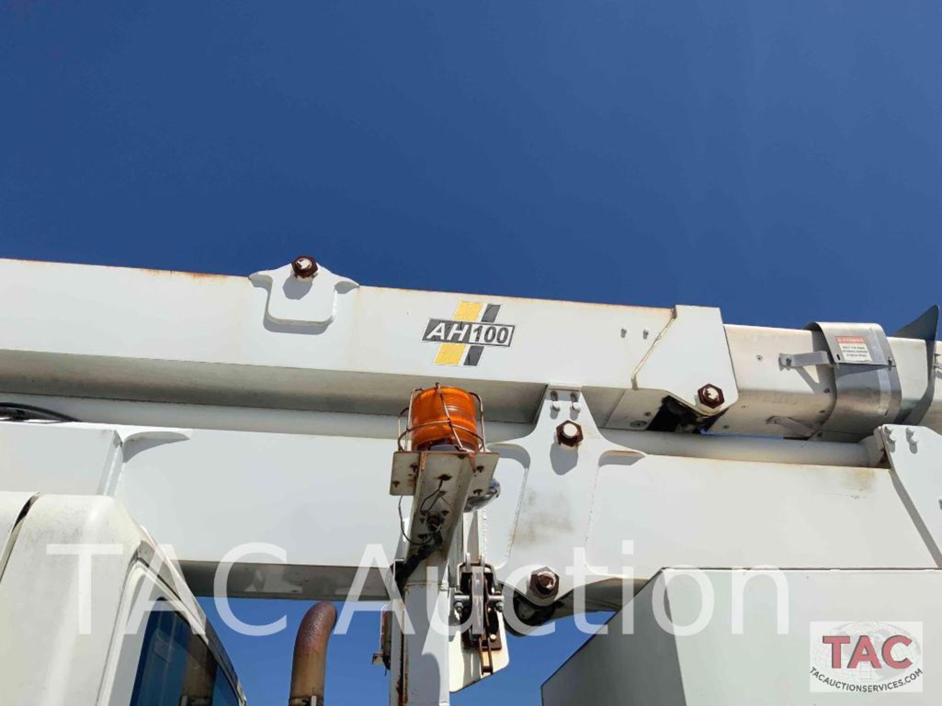 2005 ALTEC AH100 Articulating Non-Overcenter Aerial Bucket Truck Body Only - Image 11 of 69