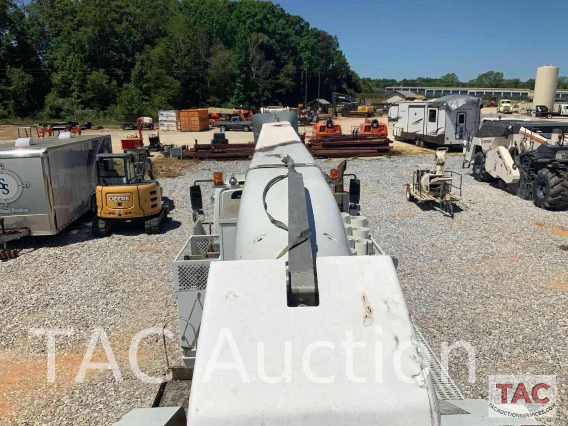 2005 ALTEC AH100 Articulating Non-Overcenter Aerial Bucket Truck Body Only - Image 50 of 69