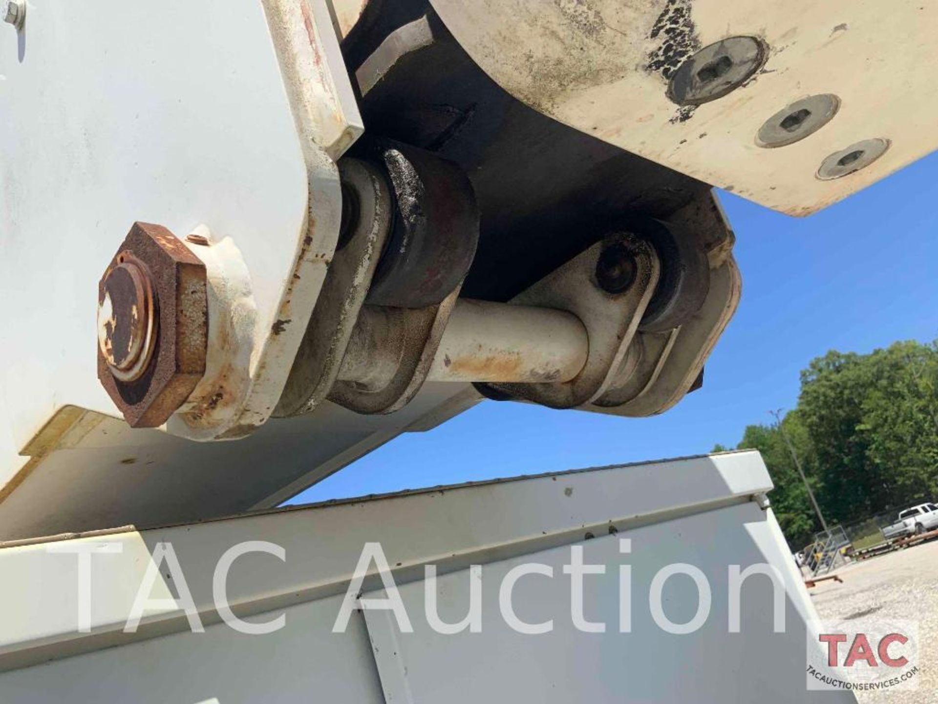 2005 ALTEC AH100 Articulating Non-Overcenter Aerial Bucket Truck Body Only - Image 30 of 69