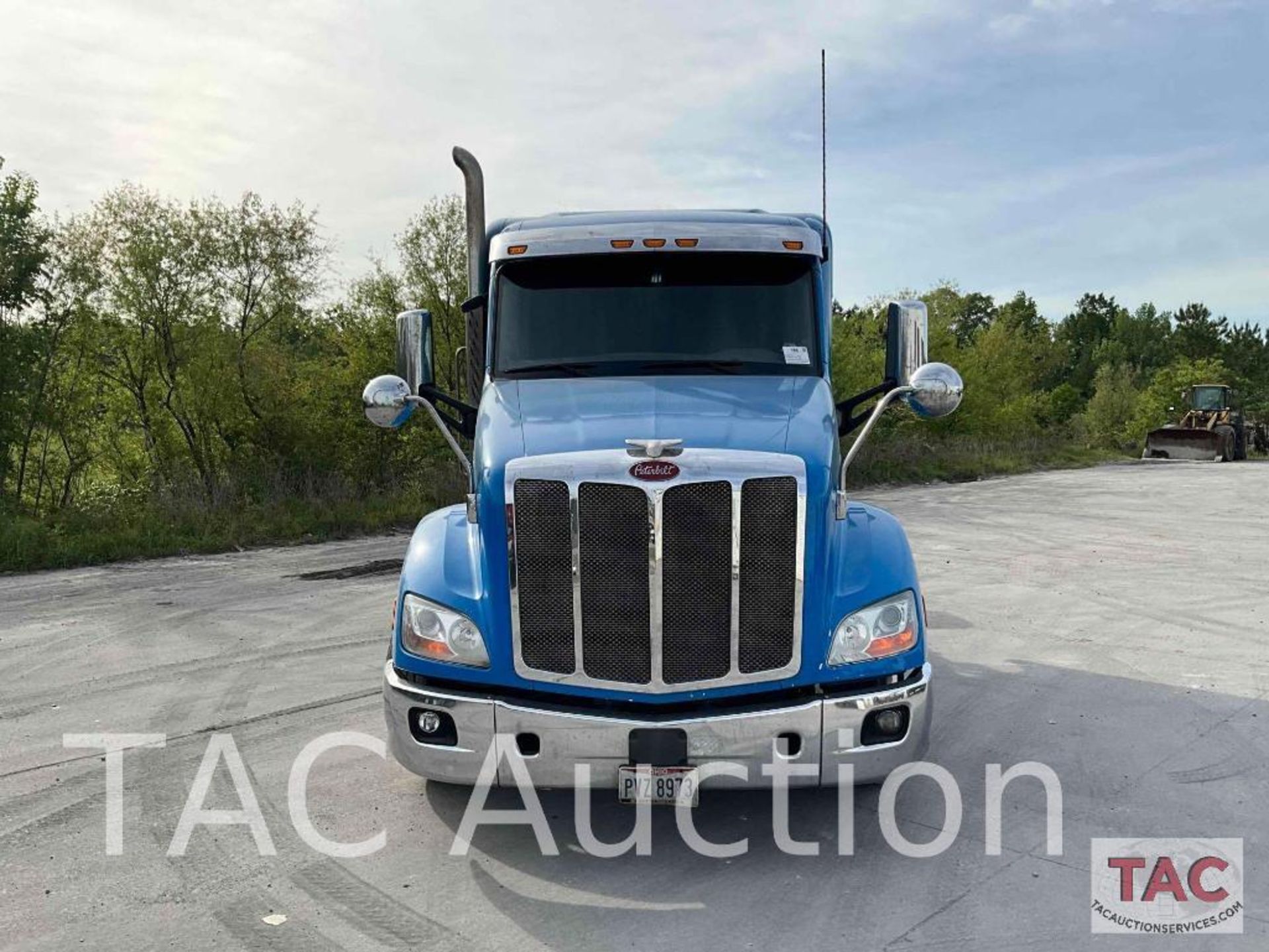 2015 Peterbilt 579 Sleeper Truck - Image 4 of 112