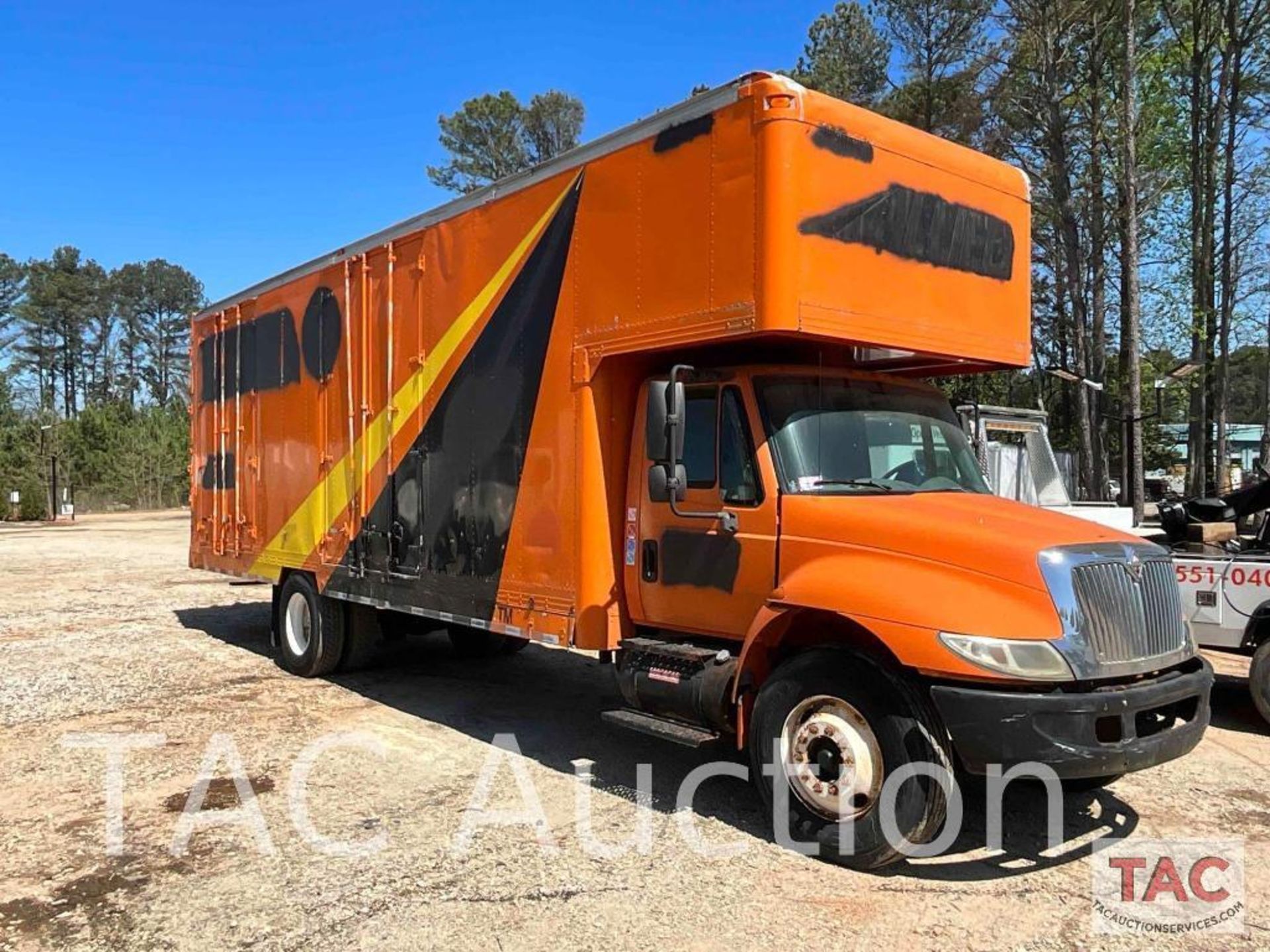 2004 International MA025 26ft Box Truck - Image 3 of 99