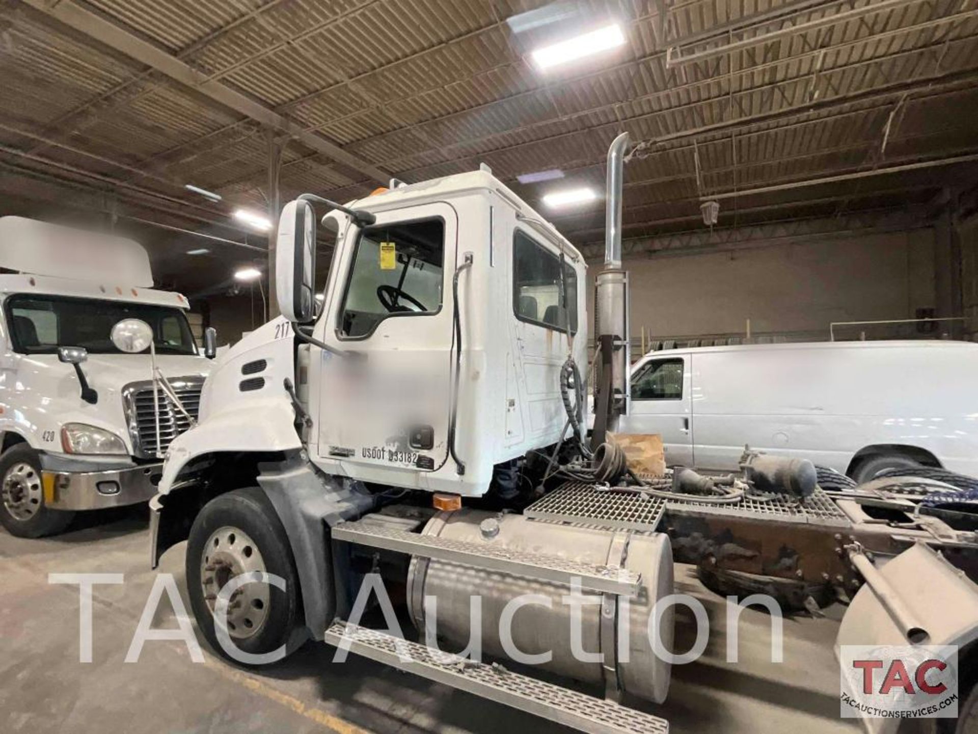 2006 Mack CXN613 Day Cab - Image 11 of 64