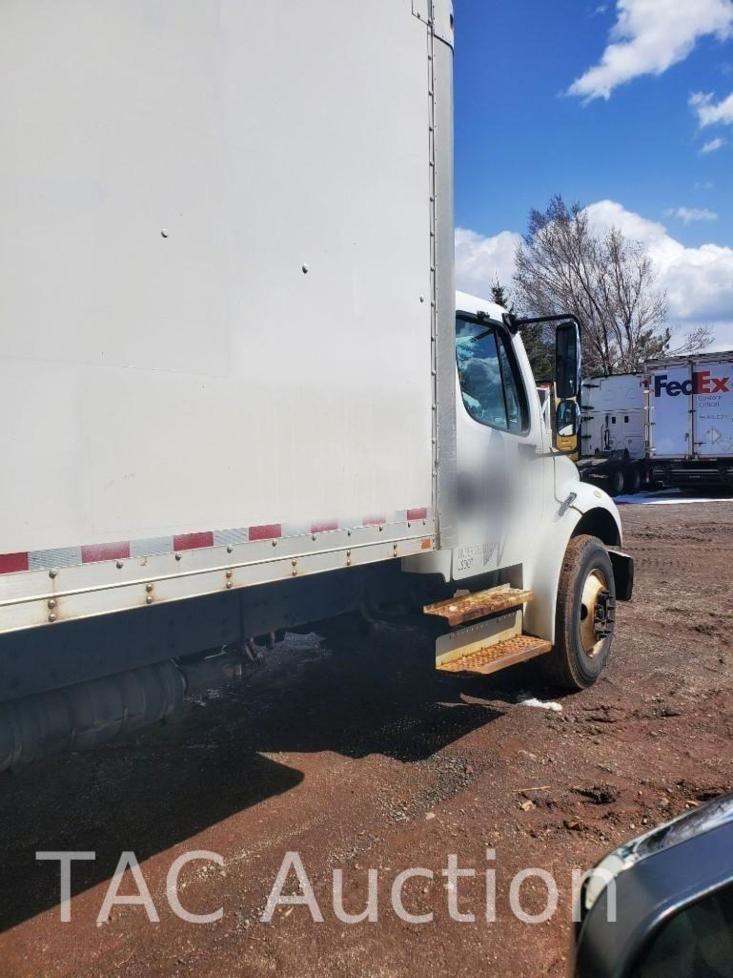 2016 Freightliner M2 26ft Box Truck - Image 6 of 51