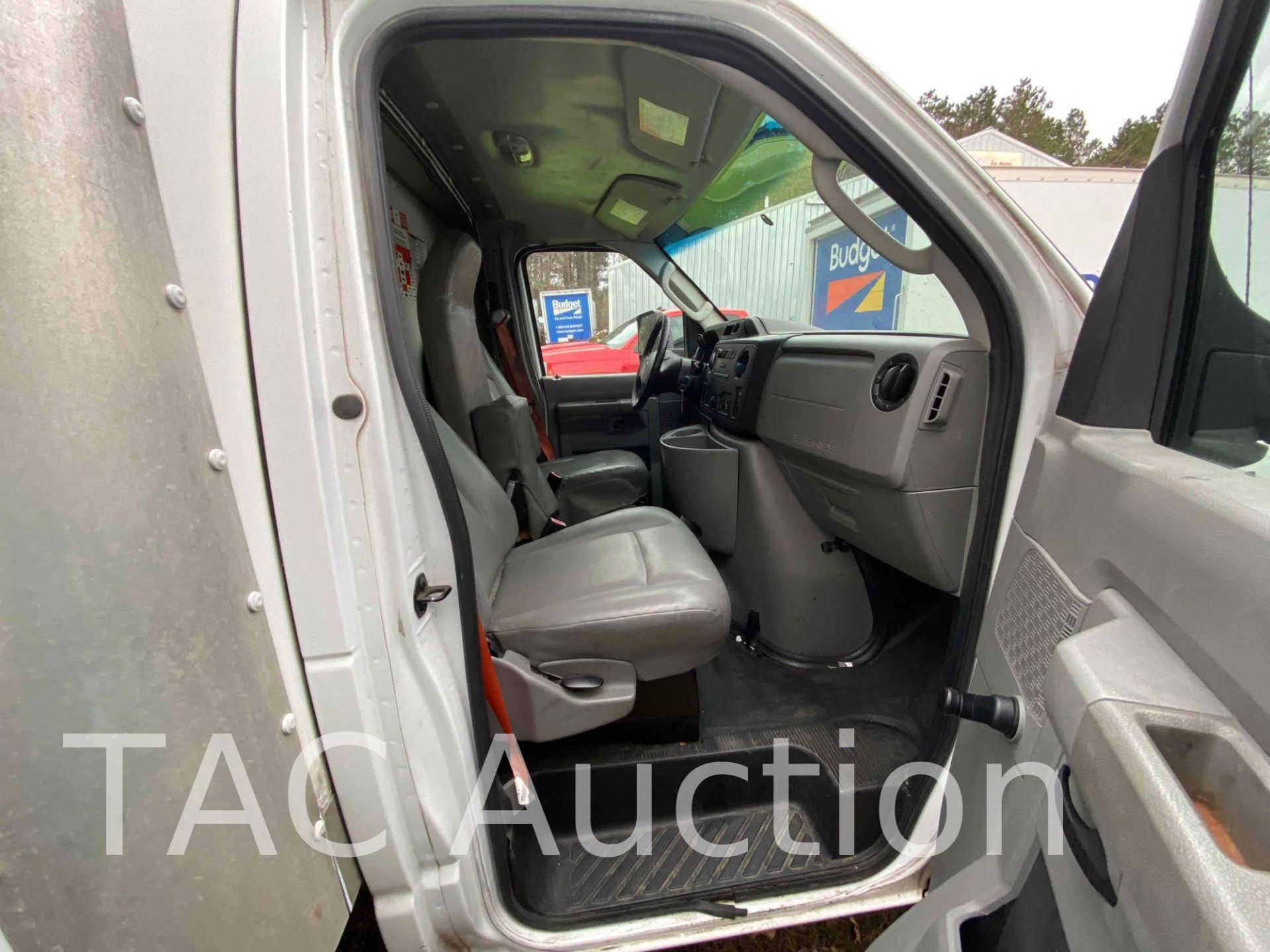 2015 Ford E-350 16ft Box Truck - Image 25 of 88