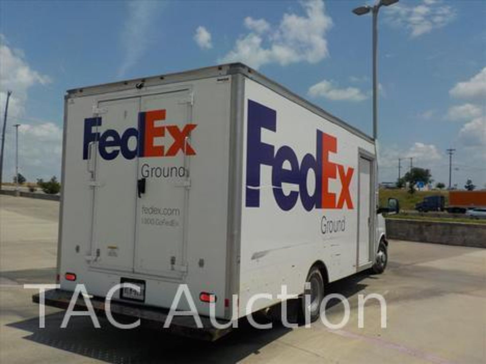 2020 Chevrolet Express 3500 16ft Box Truck - Image 6 of 94
