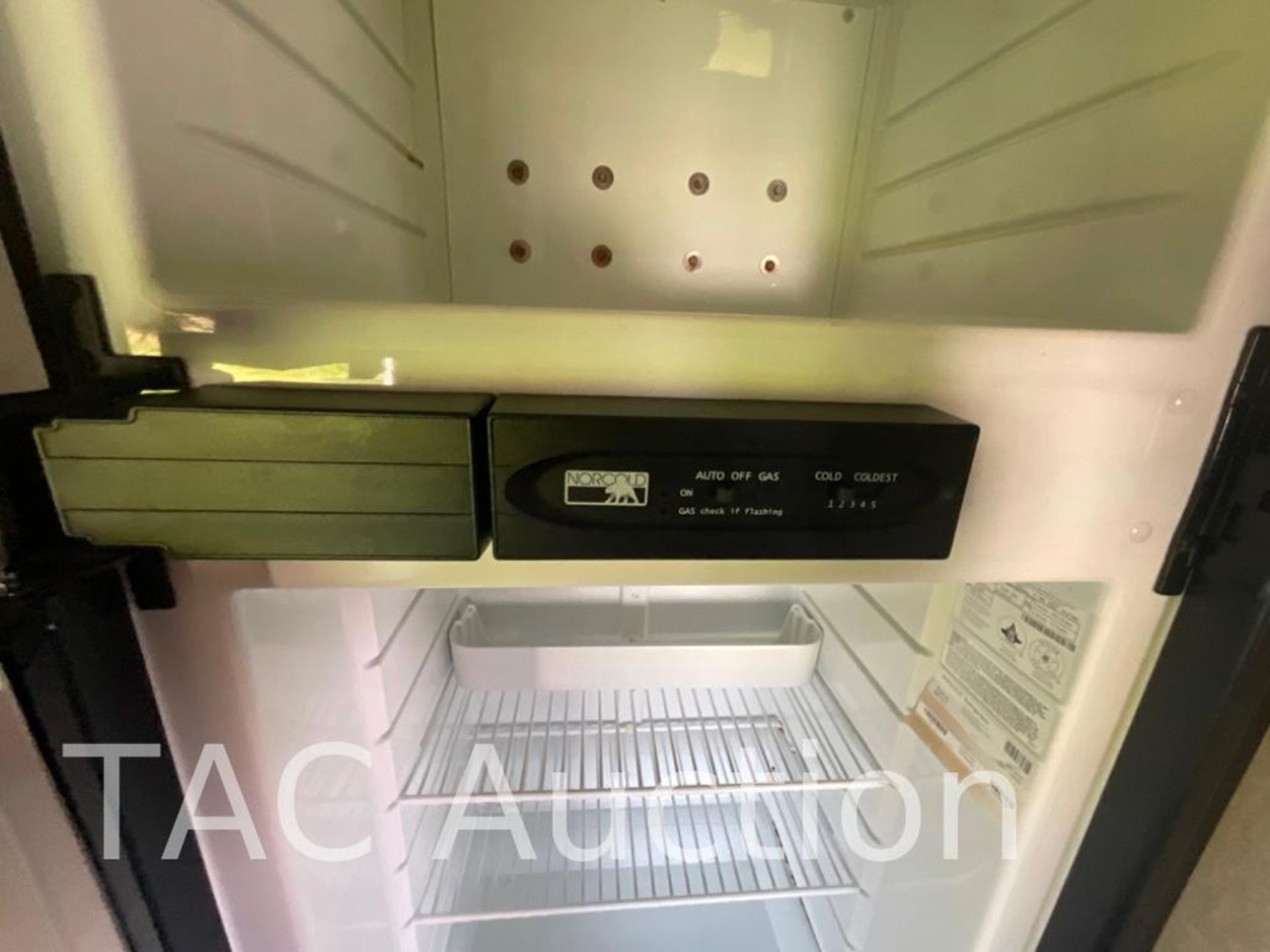 2018 Jayco 212QB 25ft Bumper Pull Camper - Image 24 of 37