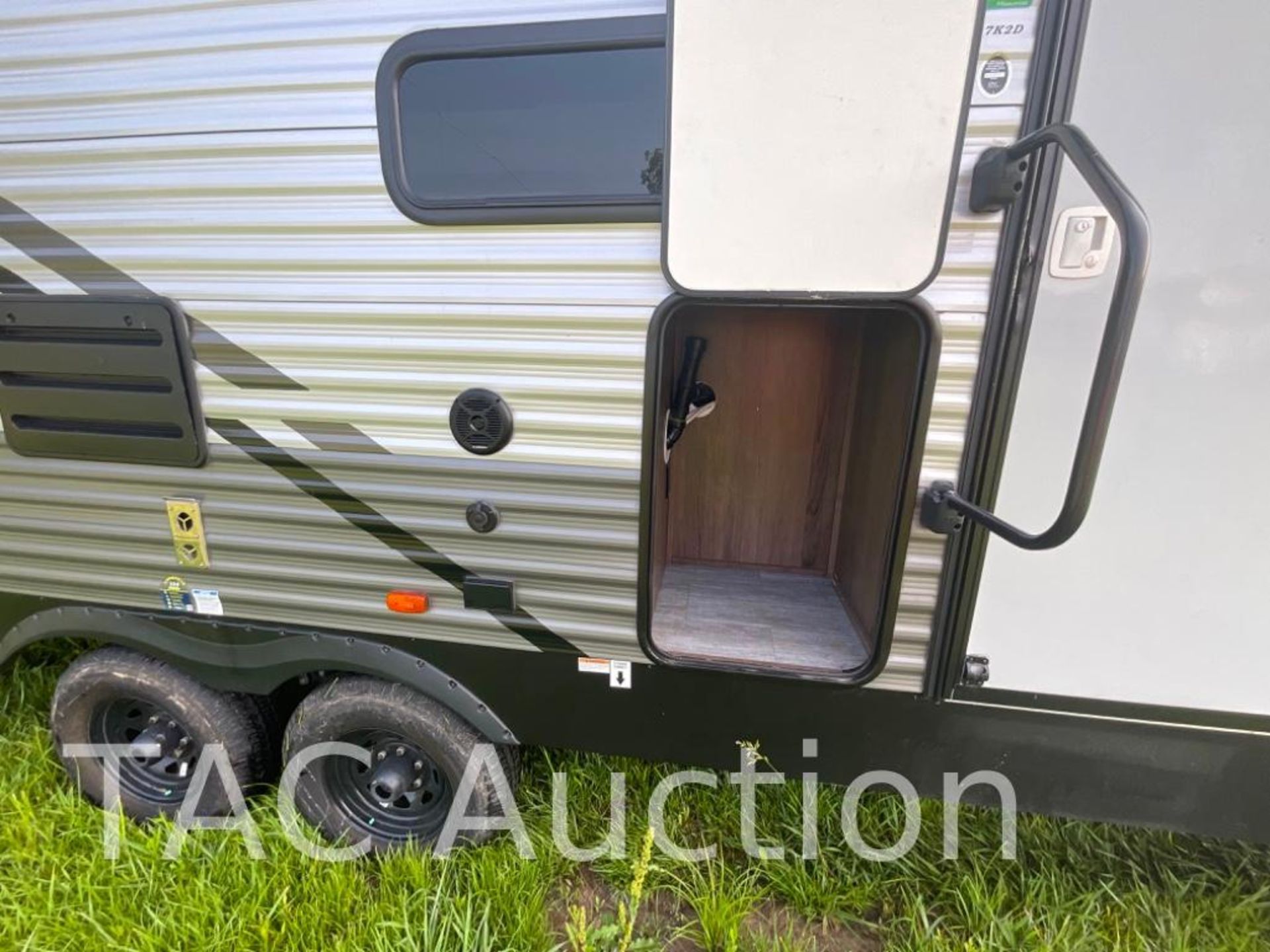 2021 Silver Lake by Forest River 27K2D 34ft Bumper Pull Camper - Image 25 of 33