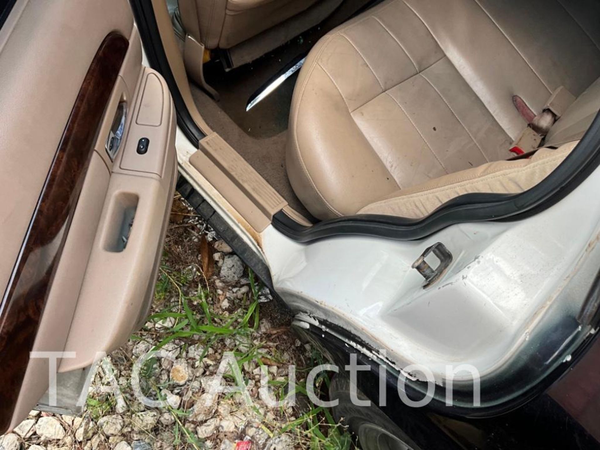 2005 Mercury Grand Marquis LS Sedan - Image 25 of 36